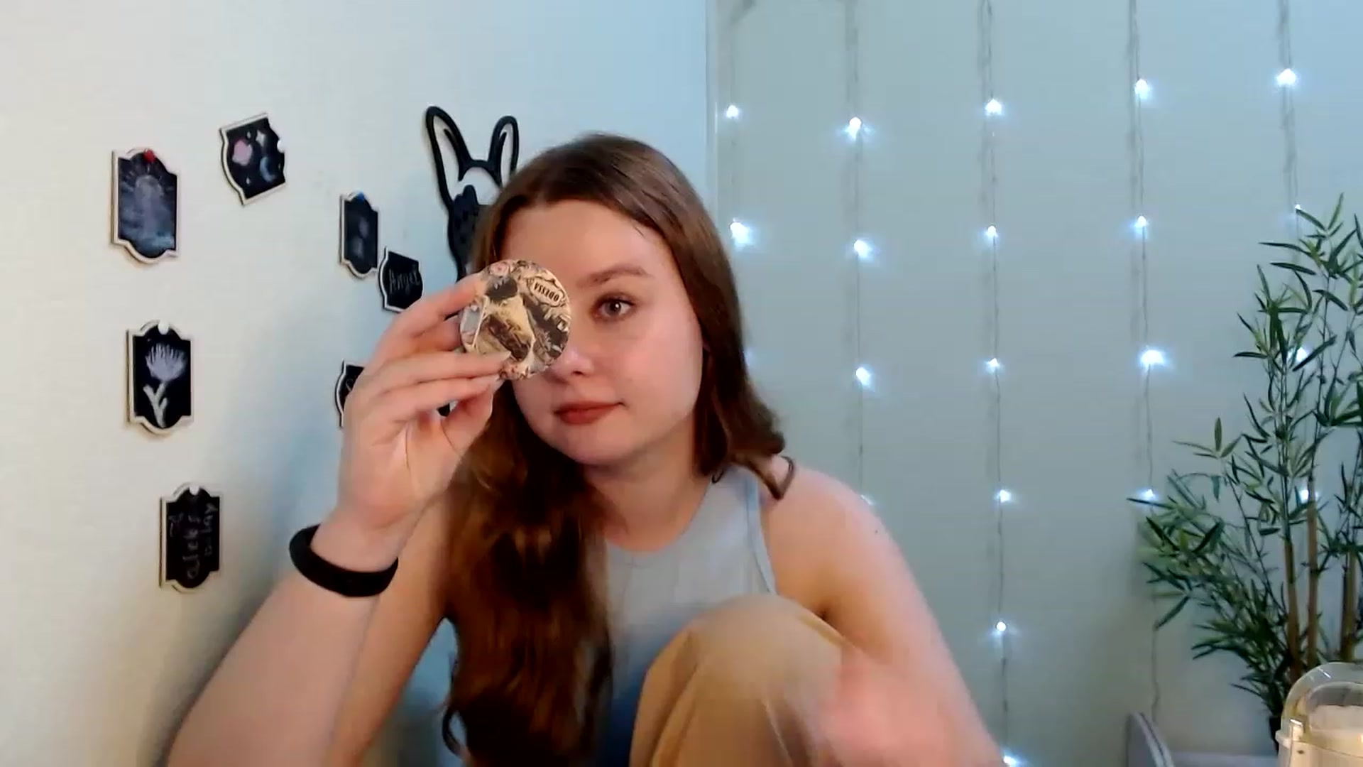 Gallery image thumbnail from Cold_Moon's myfreecams stream on, 06/19/2023, 14:08 image 6 of 20