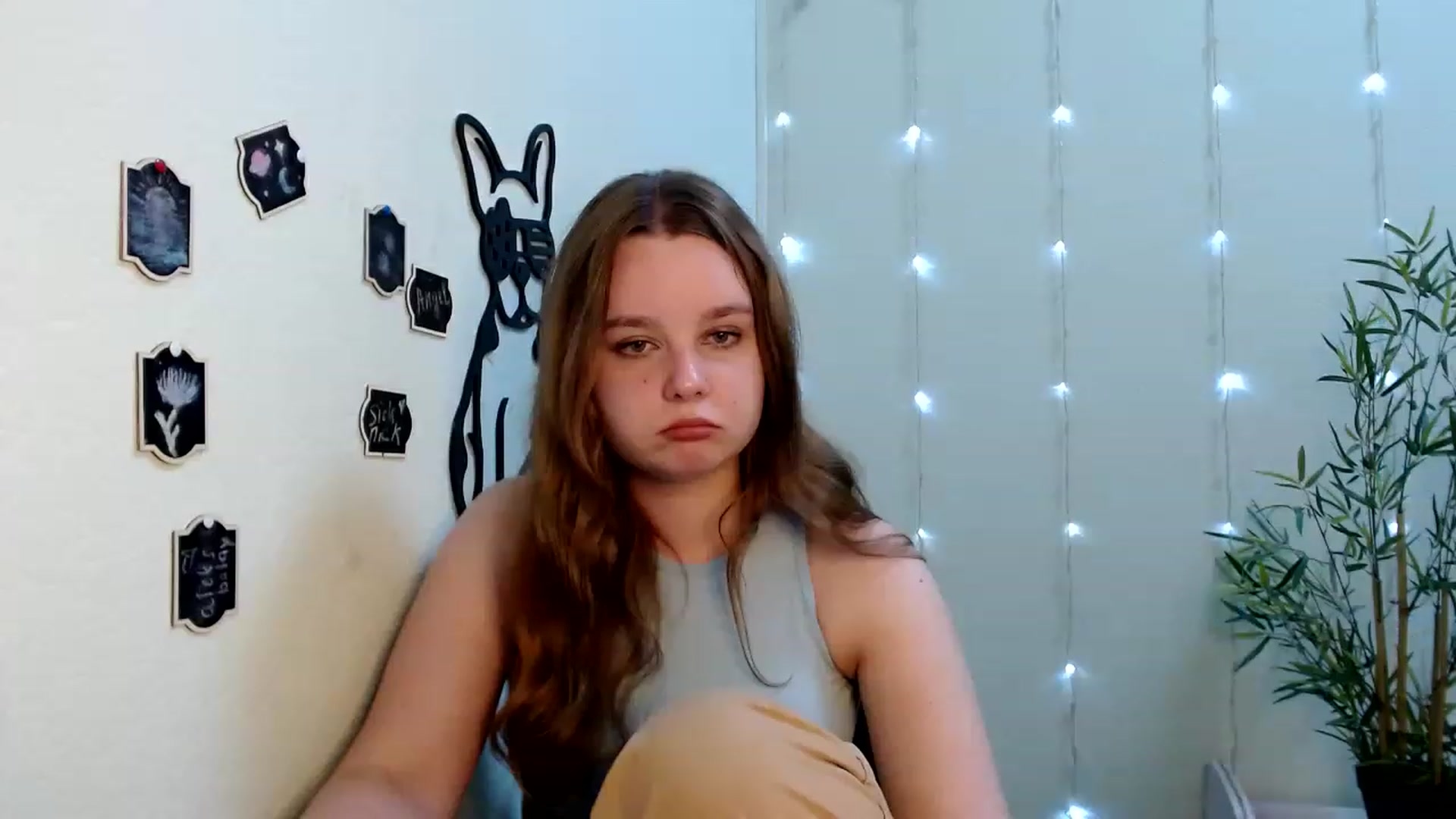 Gallery image thumbnail from Cold_Moon's myfreecams stream on, 06/19/2023, 14:08 image 2 of 20