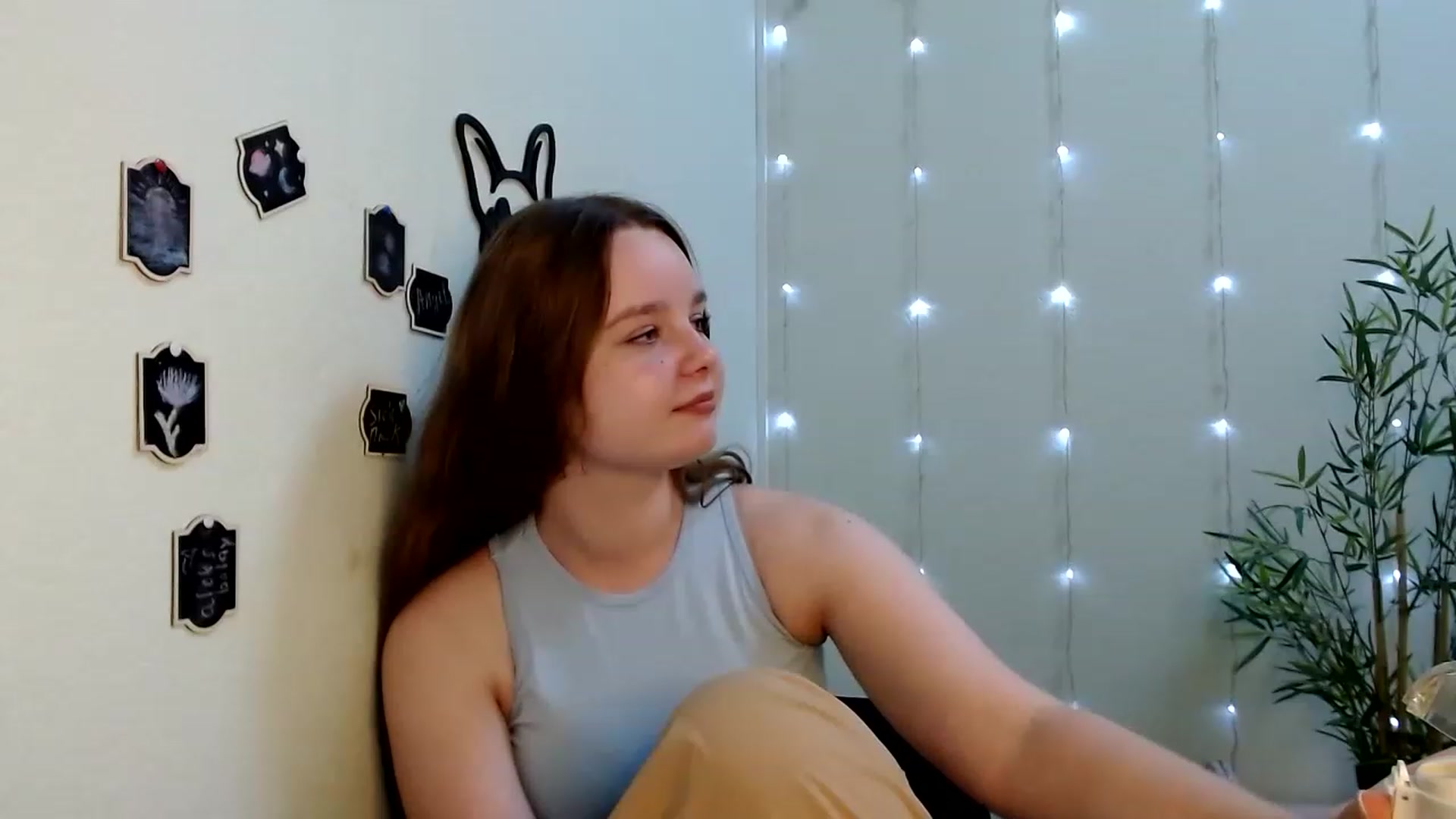 Gallery image thumbnail from Cold_Moon's myfreecams stream on, 06/19/2023, 14:08 image 9 of 20
