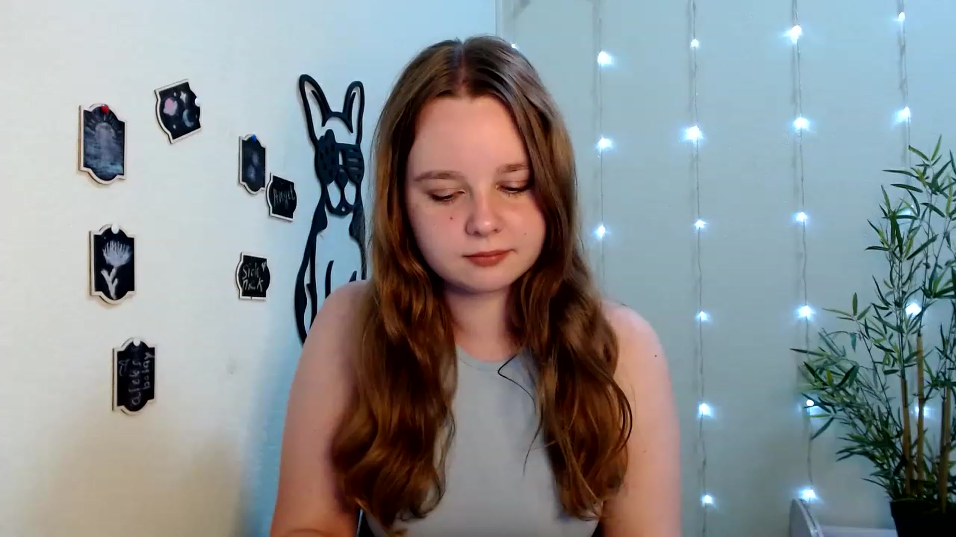 Gallery image thumbnail from Cold_Moon's myfreecams stream on, 06/19/2023, 14:08 image 17 of 20