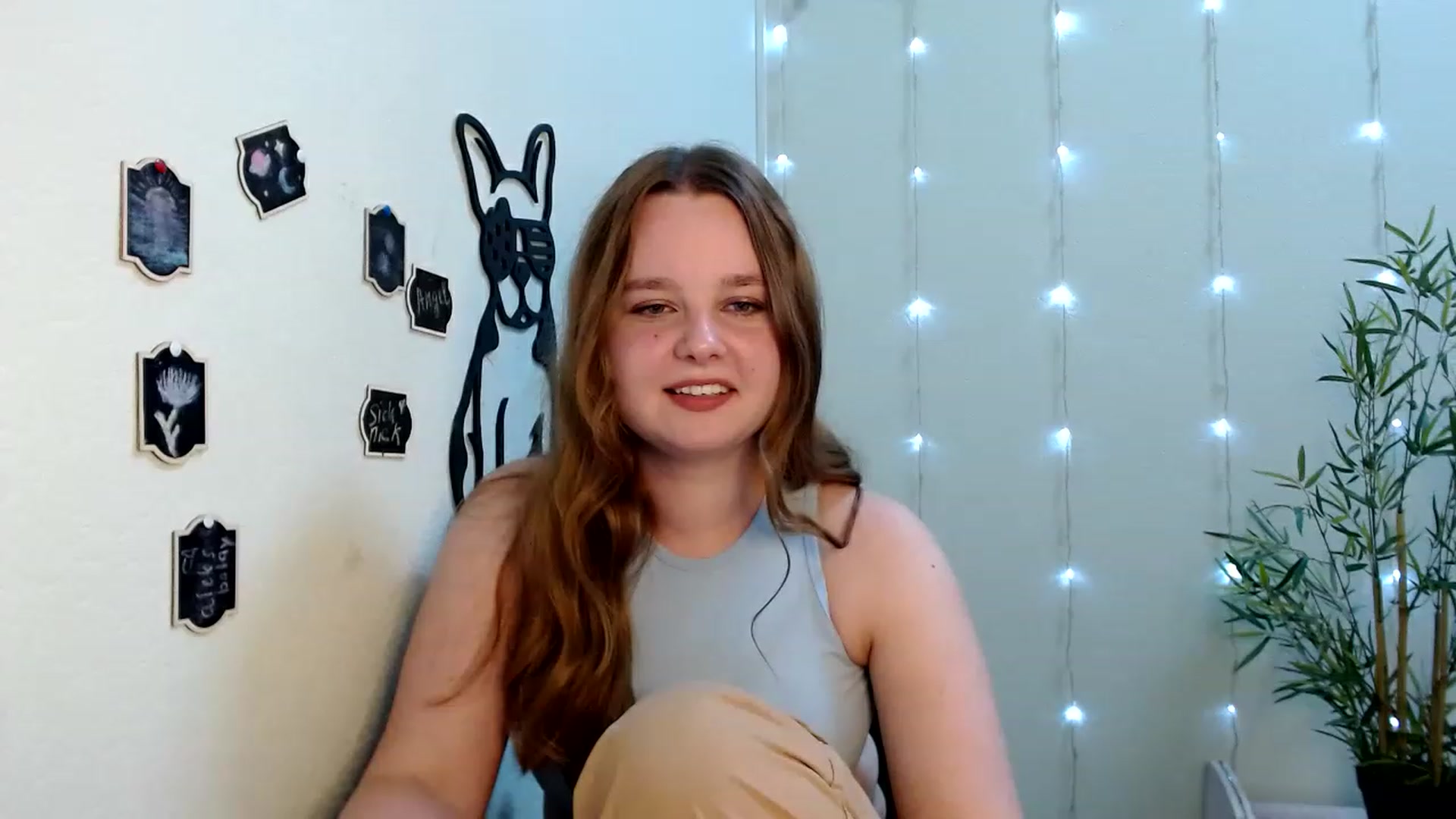 Gallery image thumbnail from Cold_Moon's myfreecams stream on, 06/19/2023, 14:08 image 4 of 20