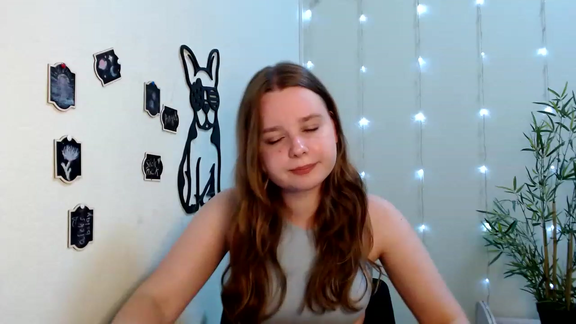 Gallery image thumbnail from Cold_Moon's myfreecams stream on, 06/19/2023, 17:02 image 3 of 20