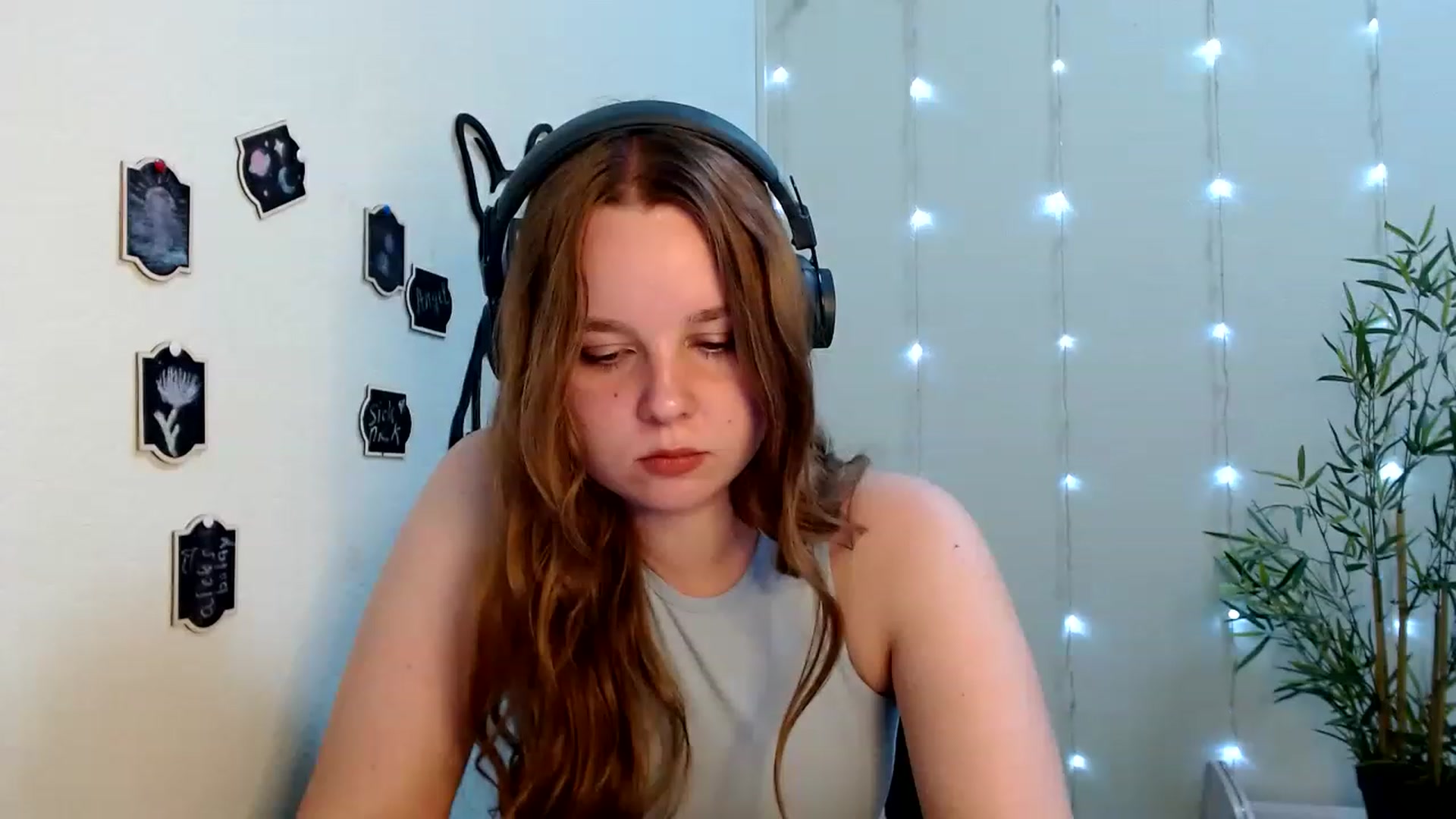 Gallery image thumbnail from Cold_Moon's myfreecams stream on, 06/19/2023, 17:02 image 13 of 20