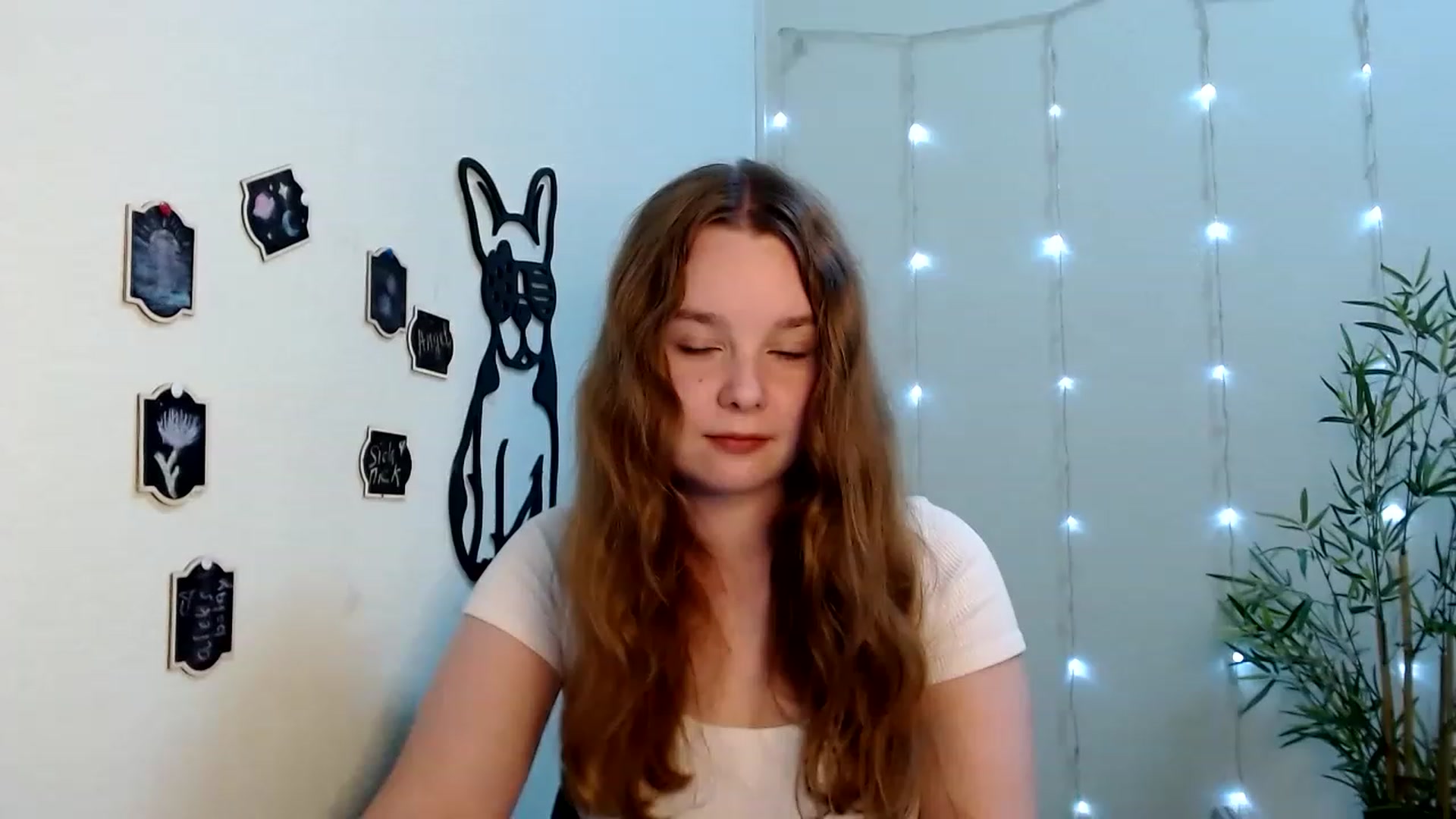 Gallery image thumbnail from Cold_Moon's myfreecams stream on, 06/20/2023, 09:24 image 6 of 20