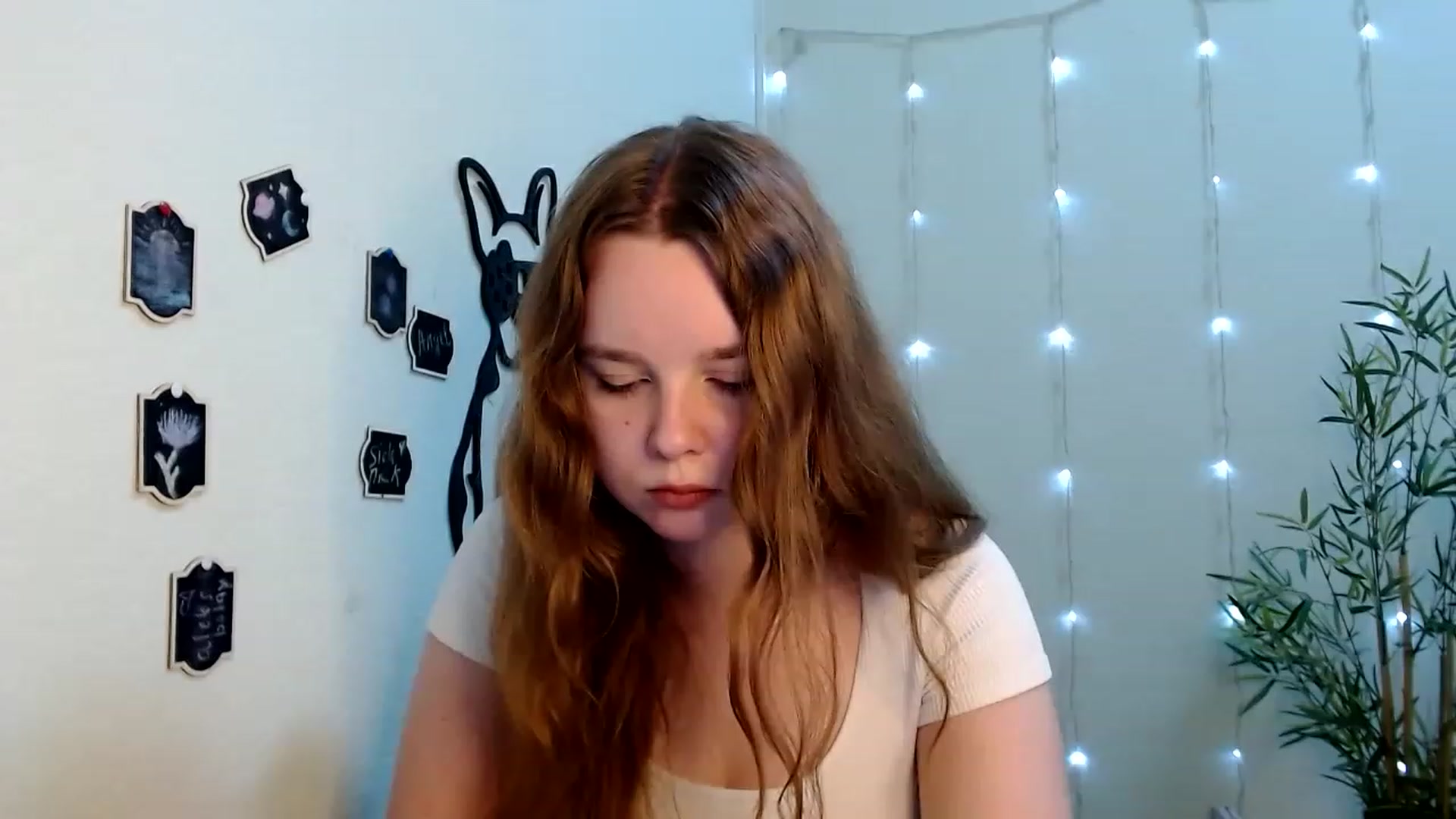 Gallery image thumbnail from Cold_Moon's myfreecams stream on, 06/20/2023, 09:24 image 4 of 20