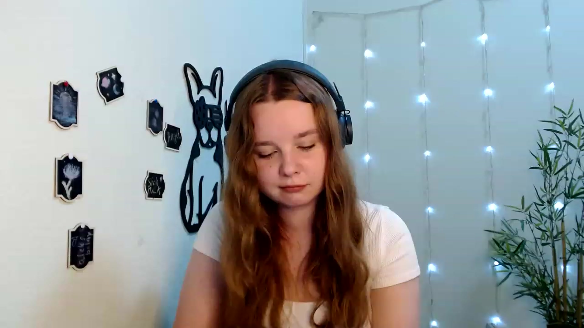 Gallery image thumbnail from Cold_Moon's myfreecams stream on, 06/20/2023, 09:24 image 12 of 20