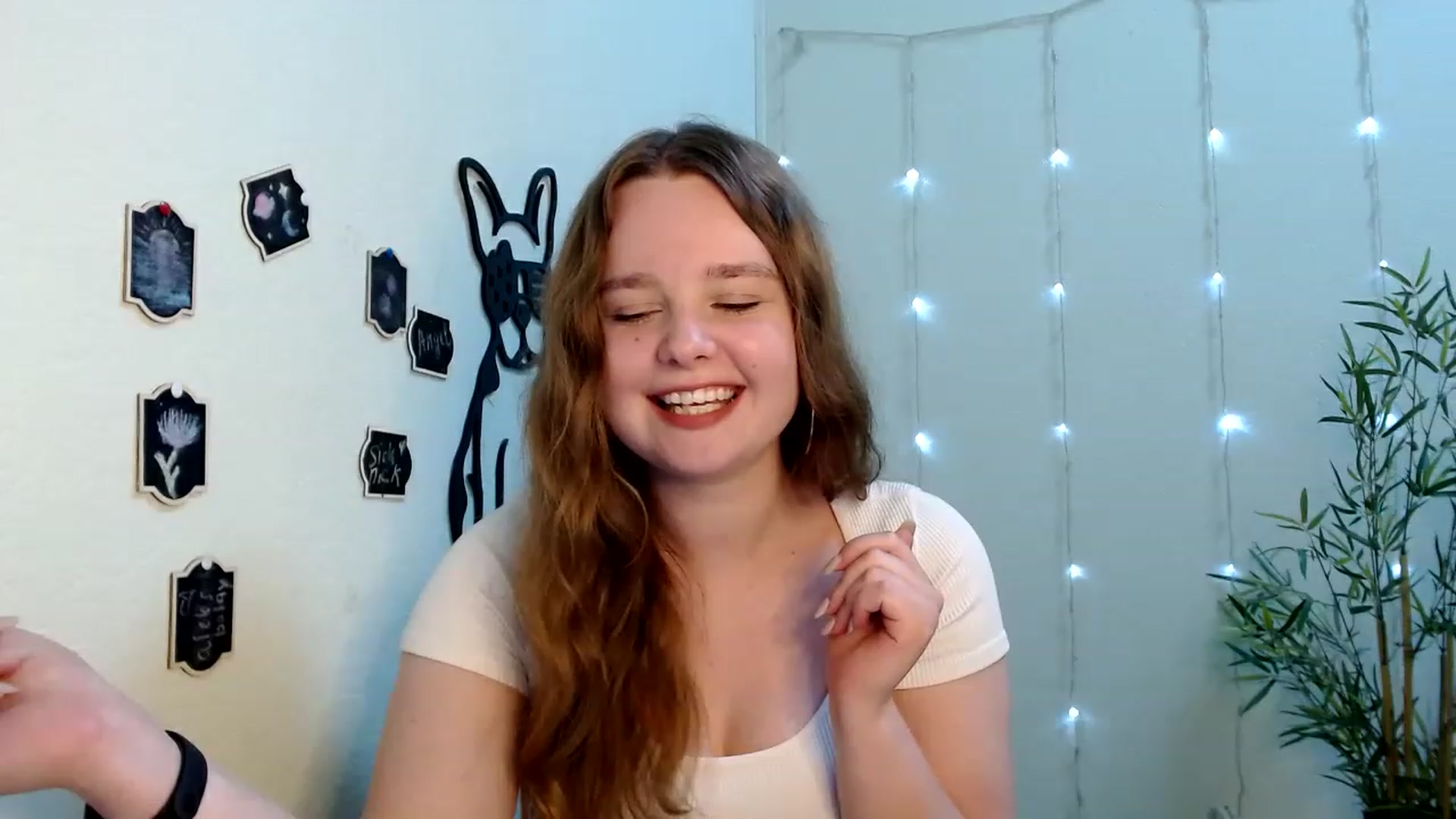 Gallery image thumbnail from Cold_Moon's myfreecams stream on, 06/20/2023, 09:24 image 15 of 20