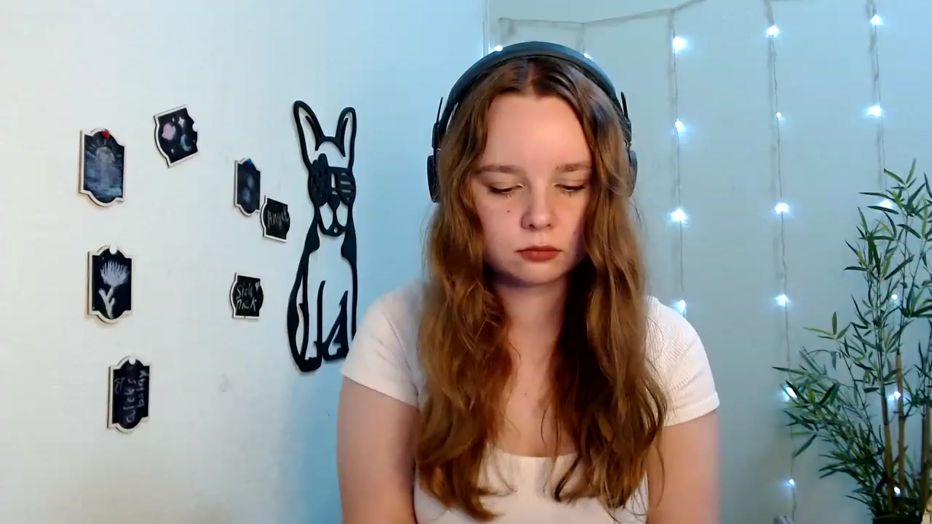 Gallery image thumbnail from Cold_Moon's myfreecams stream on, 06/20/2023, 11:17 image 16 of 20
