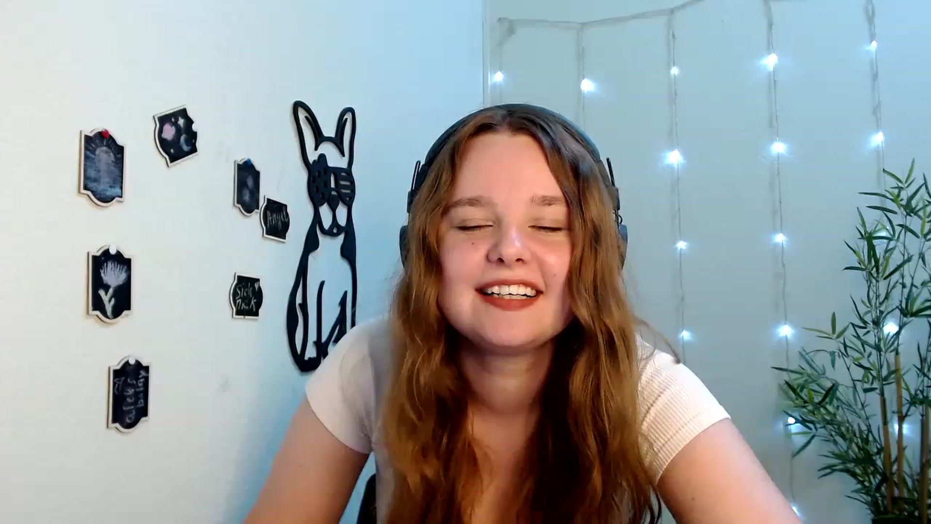 Gallery image thumbnail from Cold_Moon's myfreecams stream on, 06/20/2023, 11:17 image 12 of 20