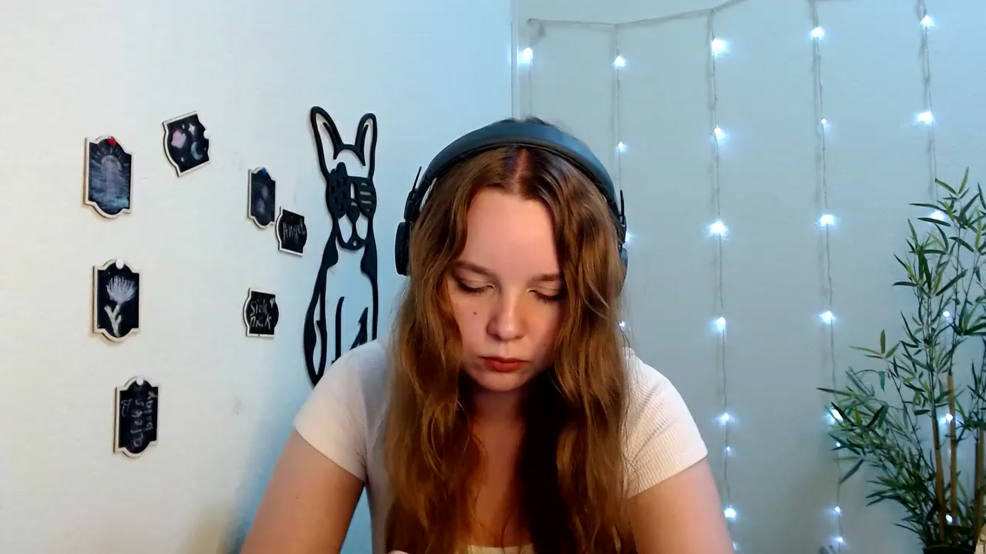 Gallery image thumbnail from Cold_Moon's myfreecams stream on, 06/20/2023, 11:17 image 18 of 20