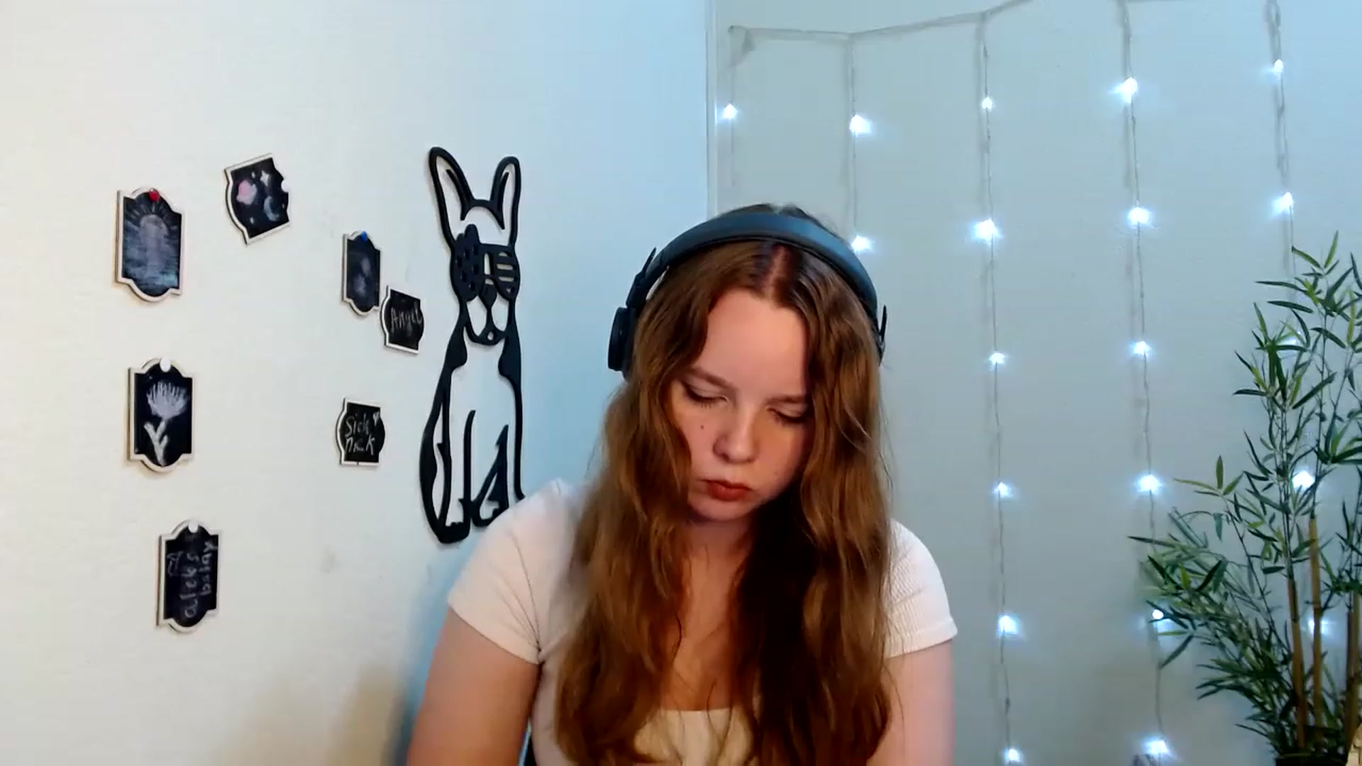 Gallery image thumbnail from Cold_Moon's myfreecams stream on, 06/20/2023, 11:17 image 20 of 20