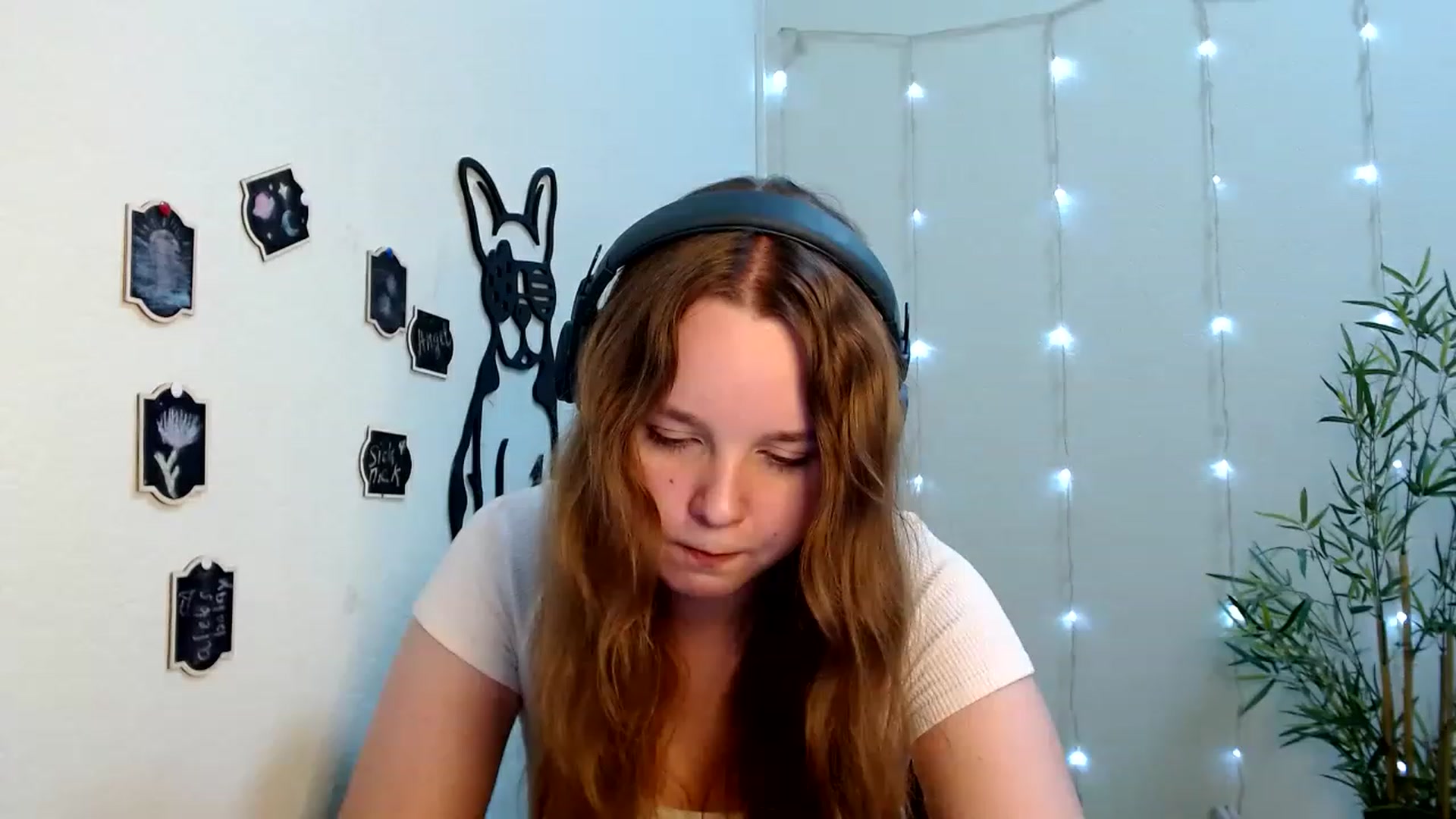Gallery image thumbnail from Cold_Moon's myfreecams stream on, 06/20/2023, 11:17 image 15 of 20