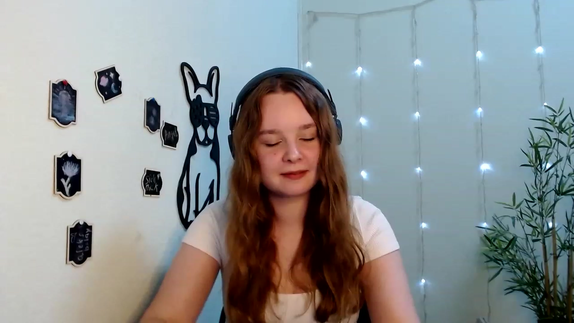 Gallery image thumbnail from Cold_Moon's myfreecams stream on, 06/20/2023, 11:17 image 8 of 20