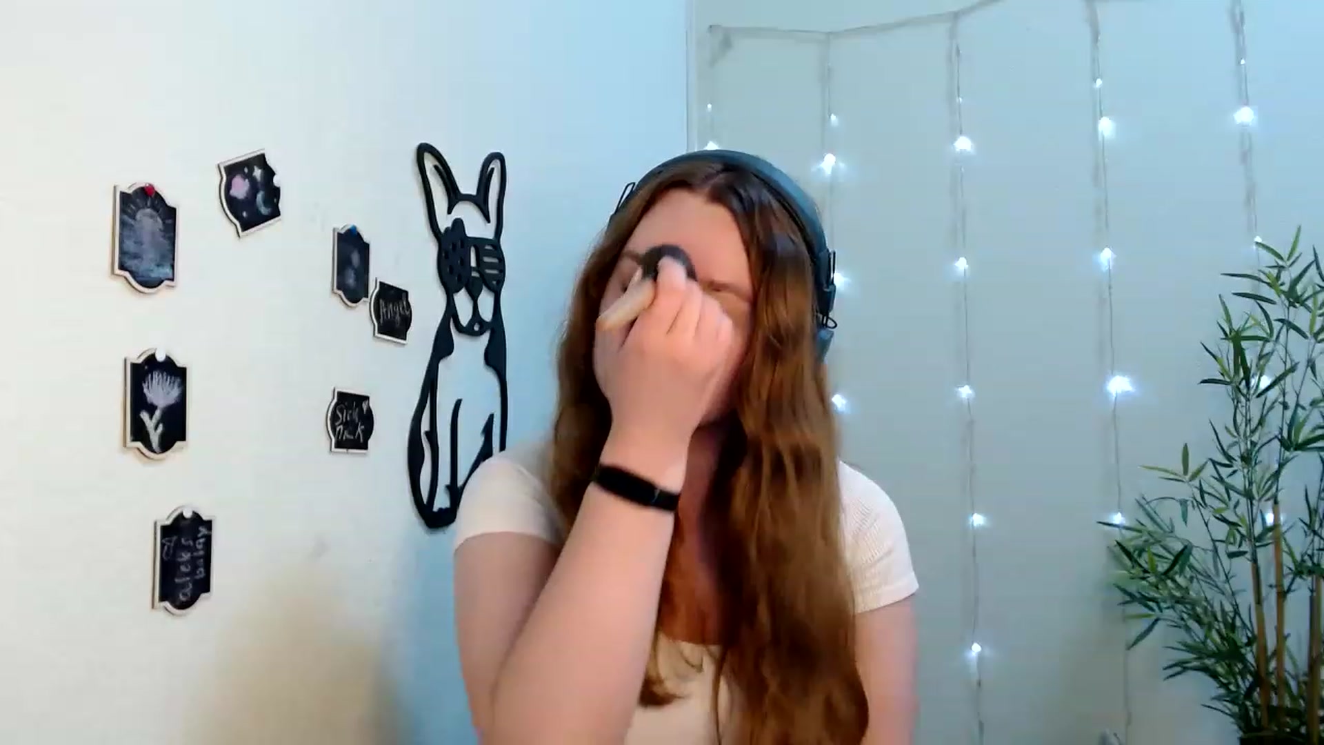Gallery image thumbnail from Cold_Moon's myfreecams stream on, 06/20/2023, 11:52 image 13 of 20