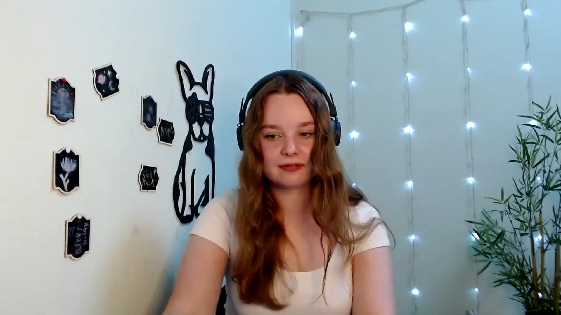 Gallery image thumbnail from Cold_Moon's myfreecams stream on, 06/20/2023, 11:52 image 12 of 20