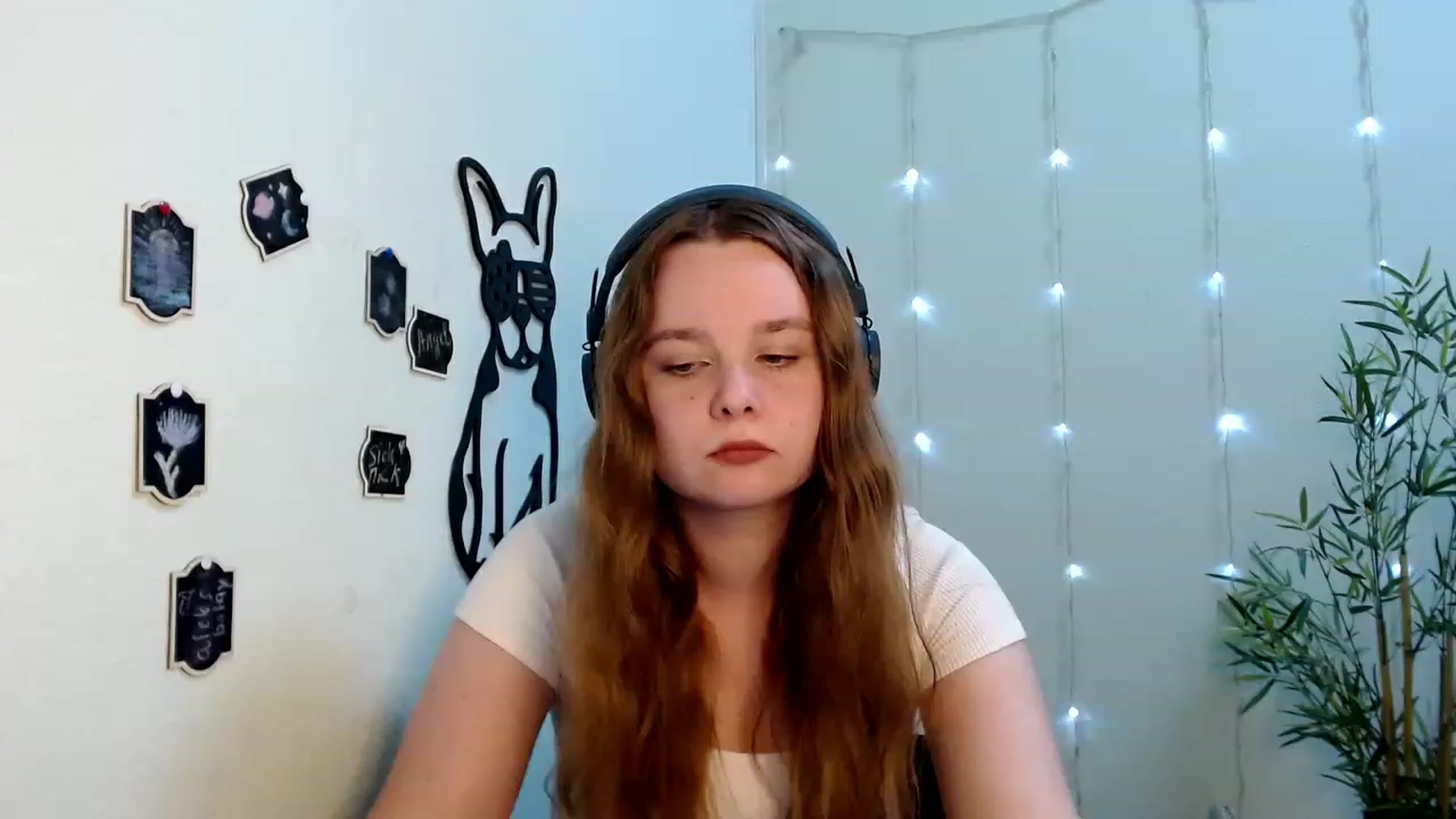 Gallery image thumbnail from Cold_Moon's myfreecams stream on, 06/20/2023, 11:52 image 18 of 20