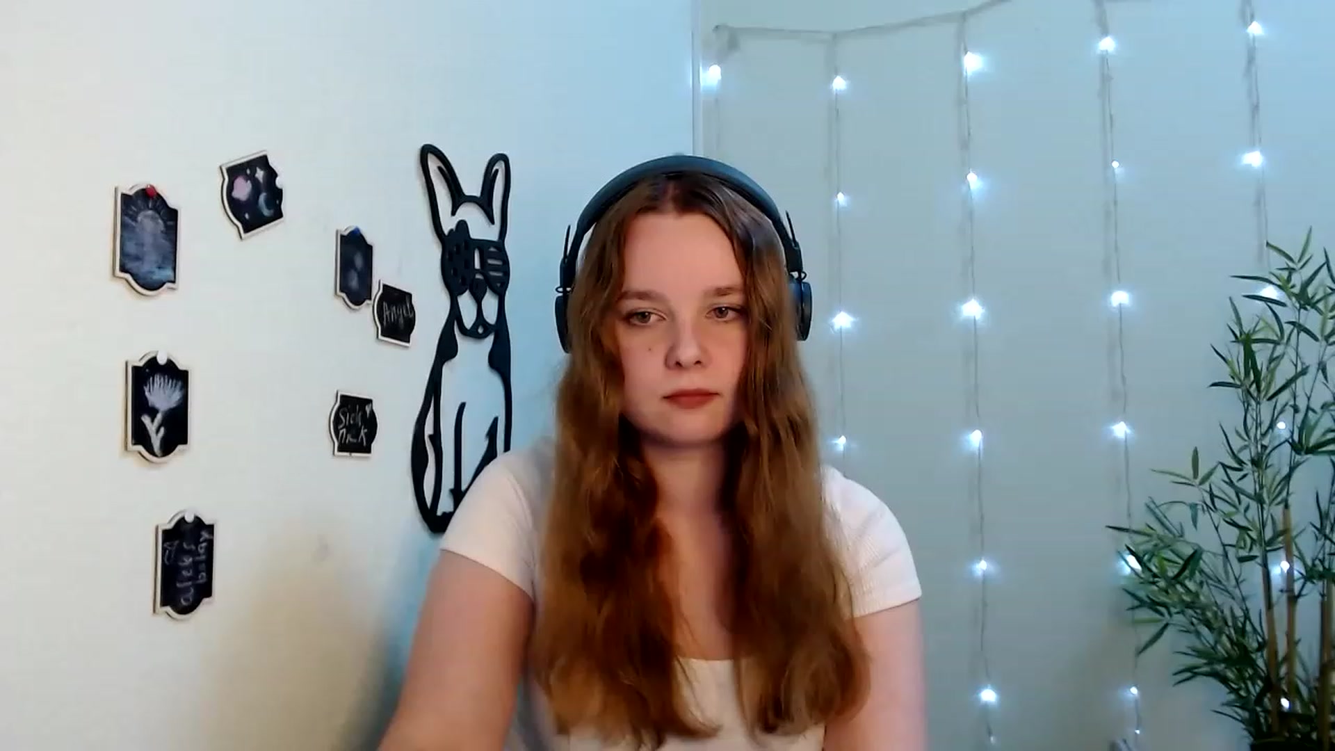 Gallery image thumbnail from Cold_Moon's myfreecams stream on, 06/20/2023, 11:52 image 17 of 20