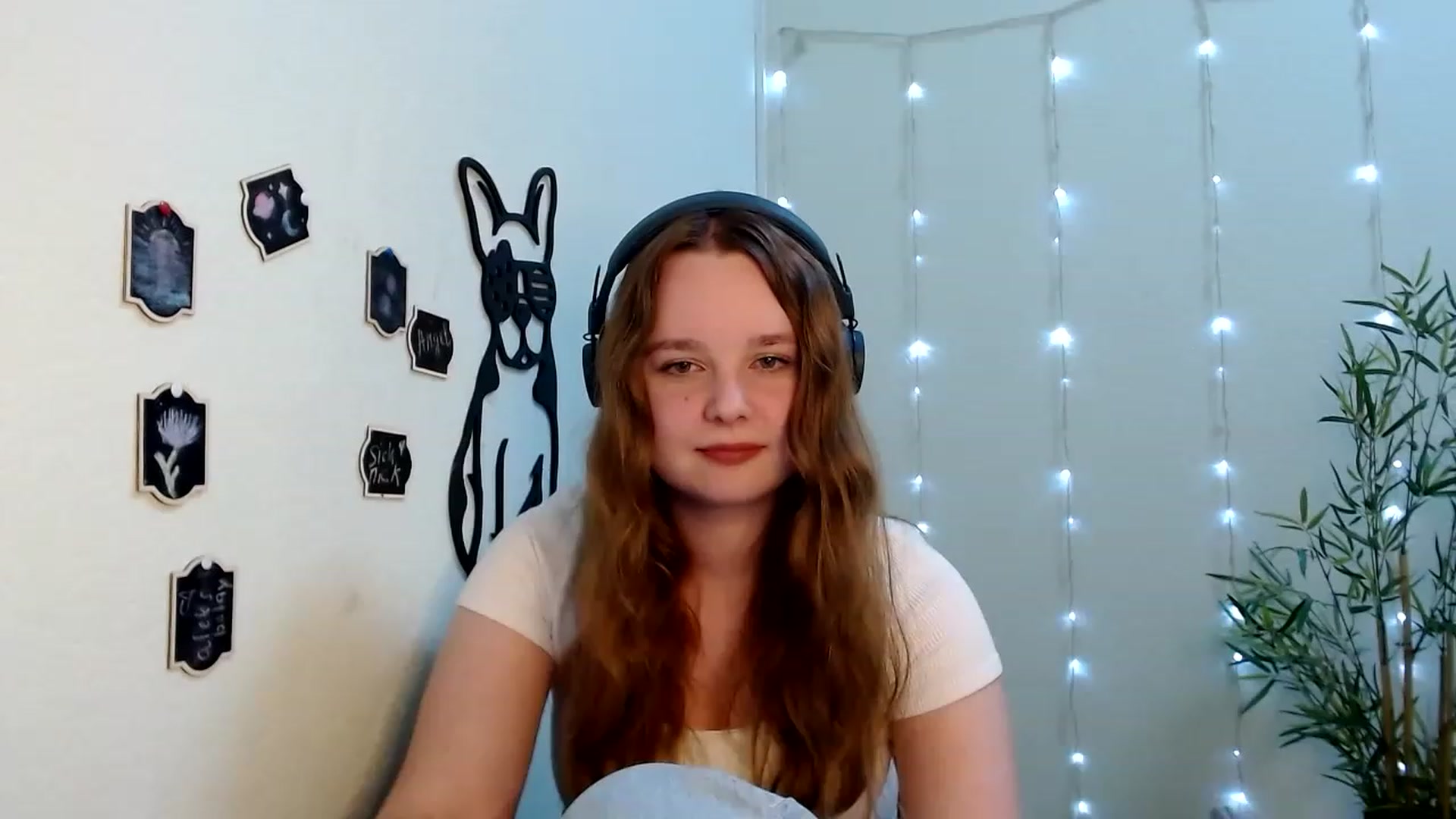 Gallery image thumbnail from Cold_Moon's myfreecams stream on, 06/20/2023, 11:52 image 14 of 20
