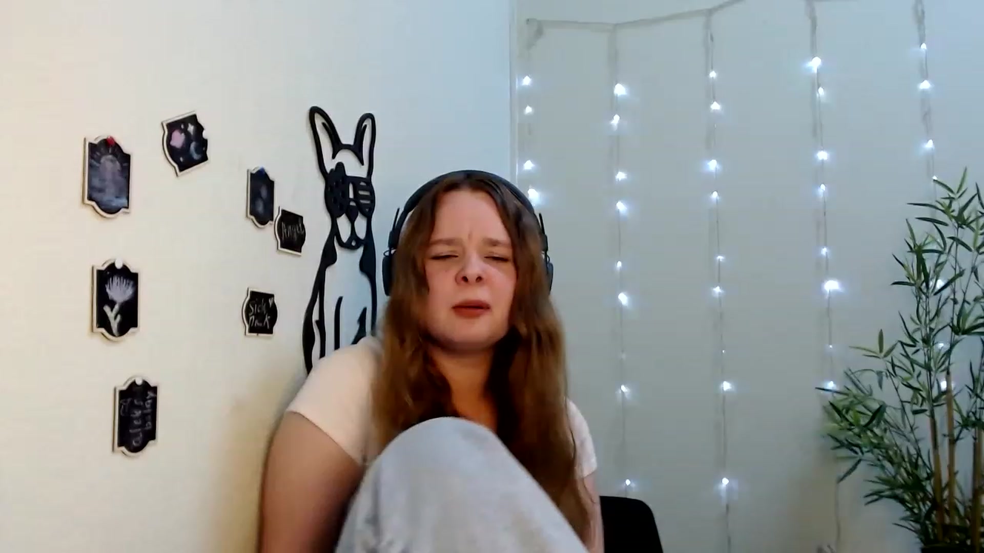 Gallery image thumbnail from Cold_Moon's myfreecams stream on, 06/20/2023, 11:52 image 16 of 20