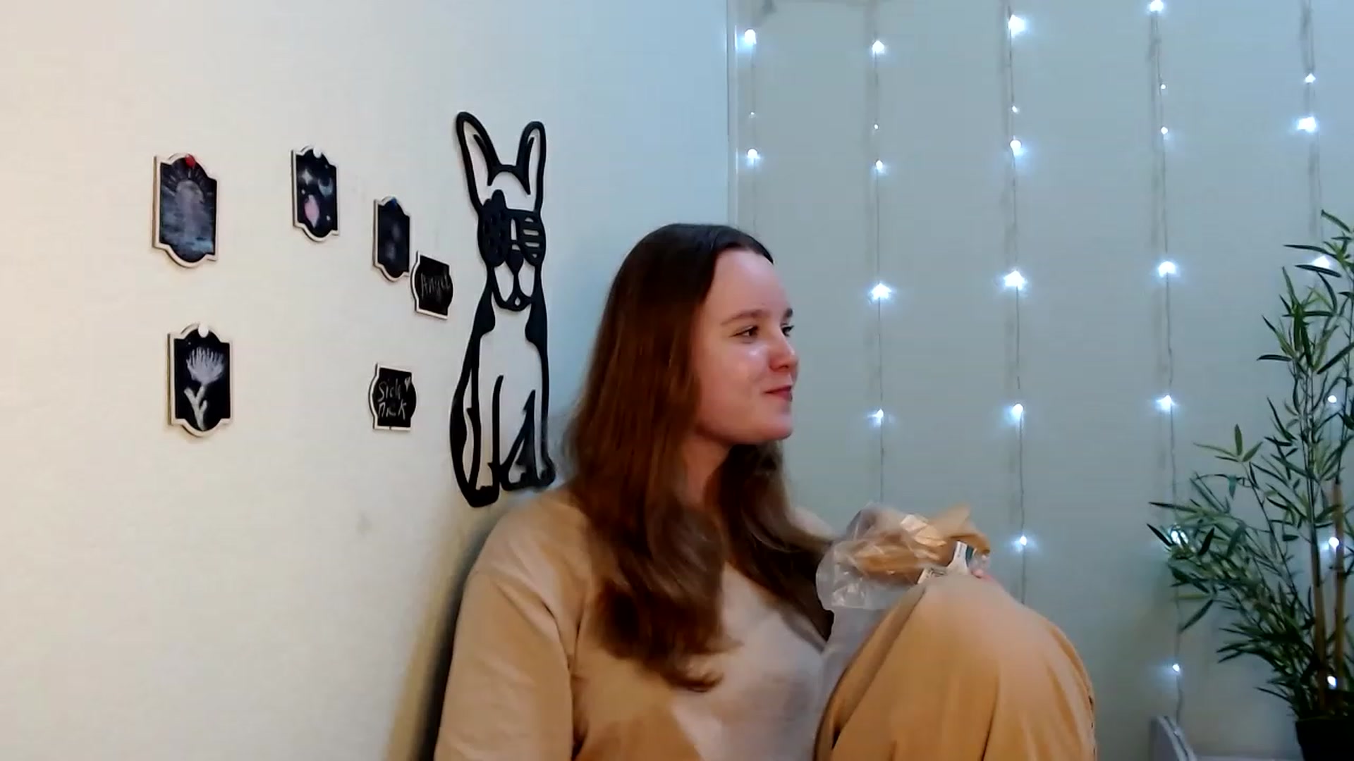 Gallery image thumbnail from Cold_Moon's myfreecams stream on, 06/22/2023, 12:01 image 1 of 20