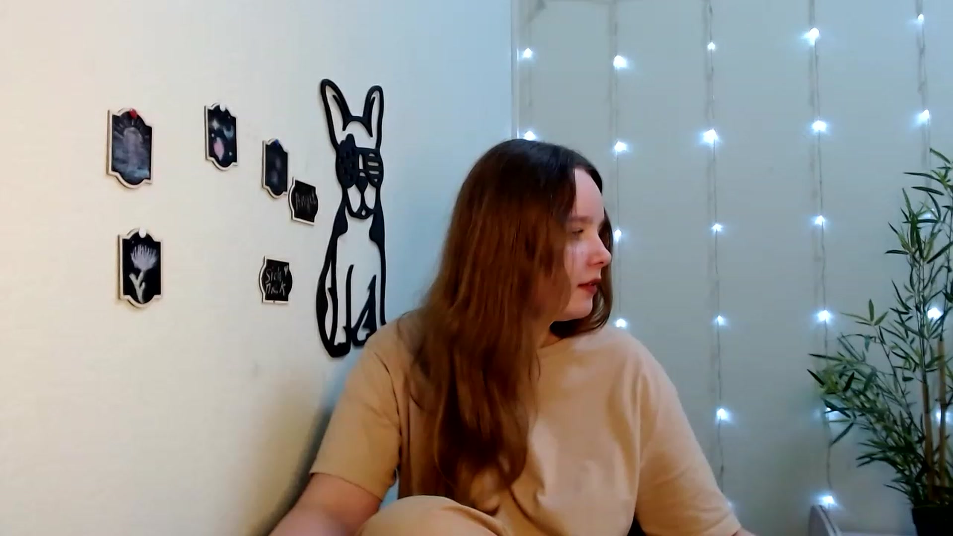 Gallery image thumbnail from Cold_Moon's myfreecams stream on, 06/22/2023, 12:01 image 14 of 20