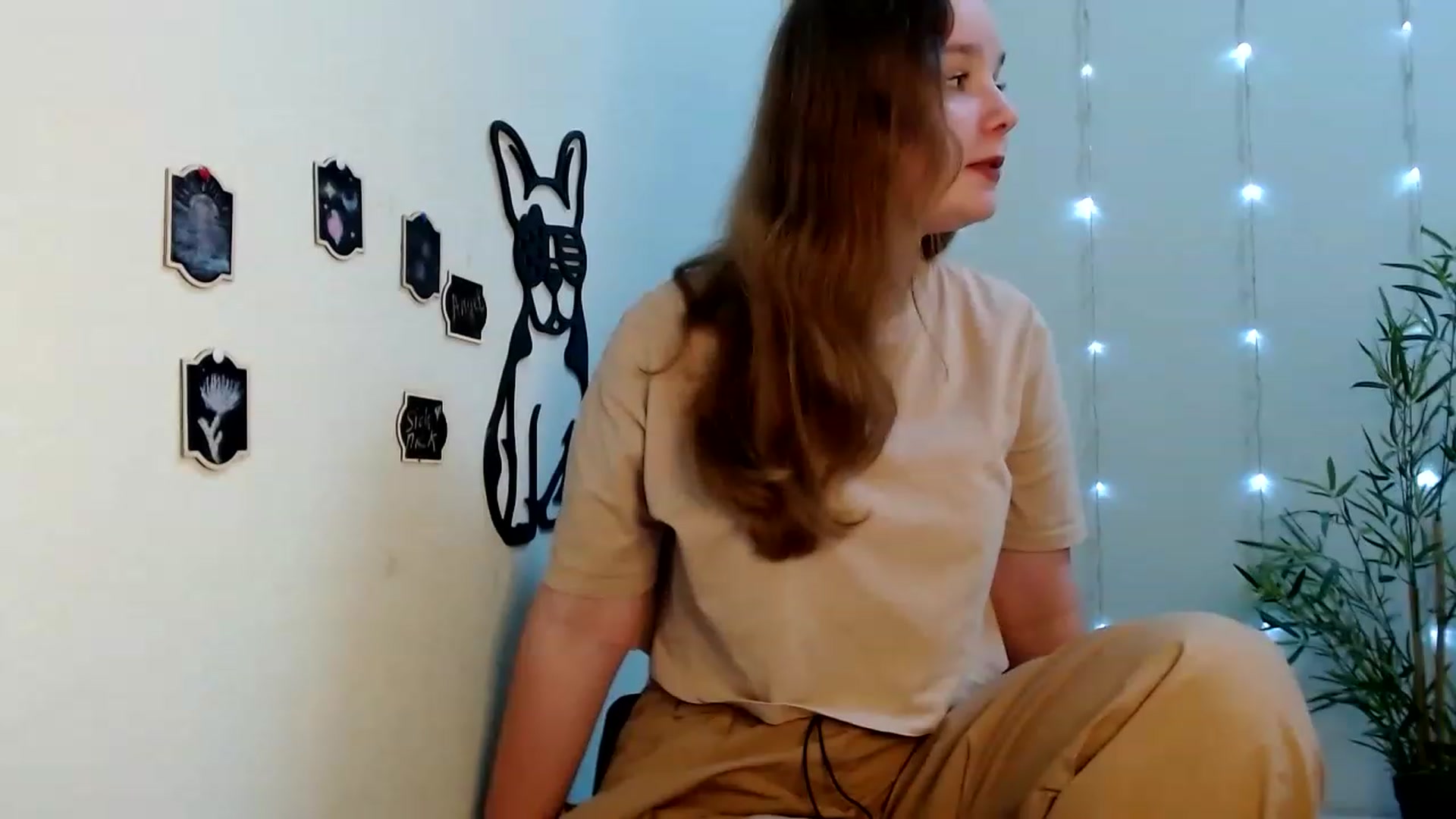 Gallery image thumbnail from Cold_Moon's myfreecams stream on, 06/22/2023, 12:01 image 8 of 20