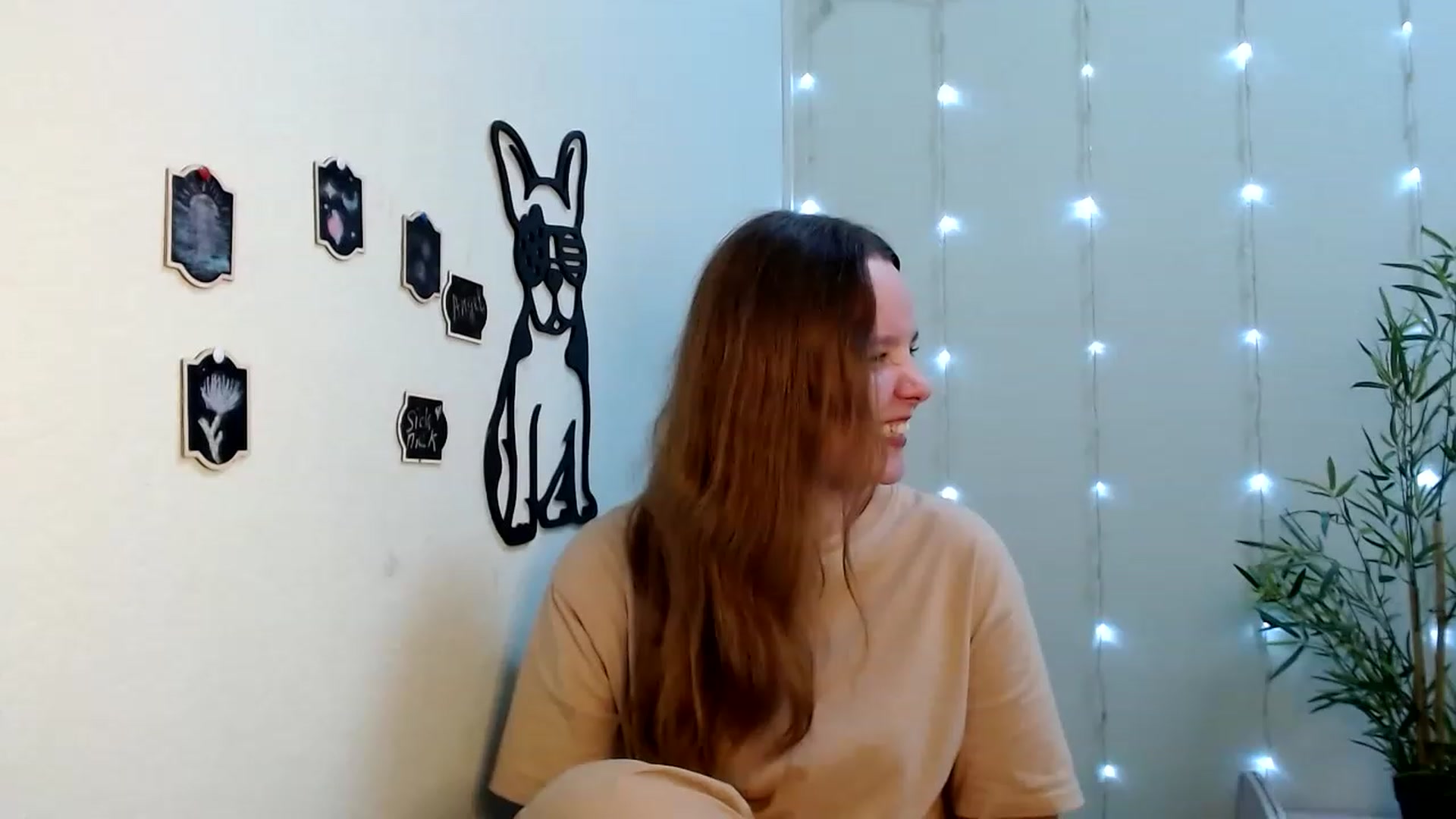 Gallery image thumbnail from Cold_Moon's myfreecams stream on, 06/22/2023, 12:01 image 18 of 20