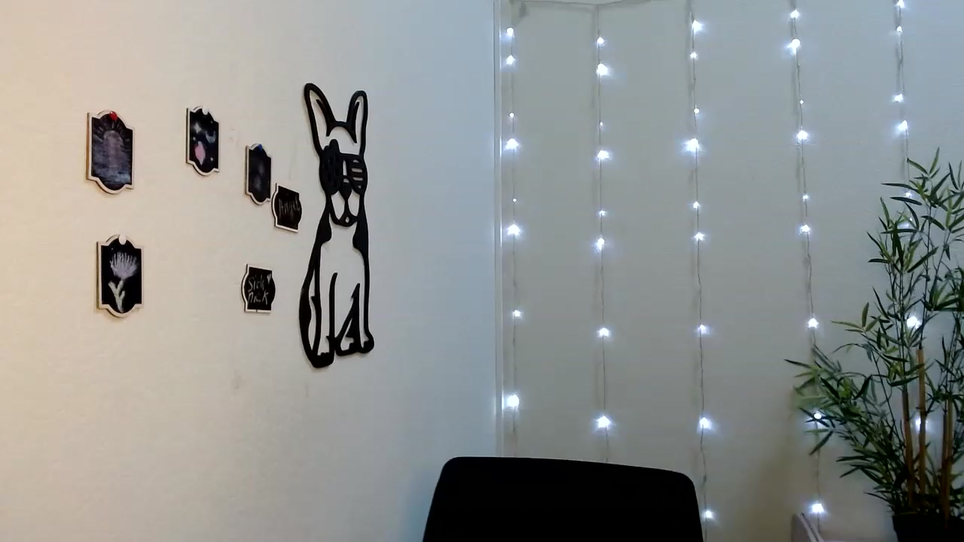 Gallery image thumbnail from Cold_Moon's myfreecams stream on, 06/25/2023, 16:06 image 13 of 20