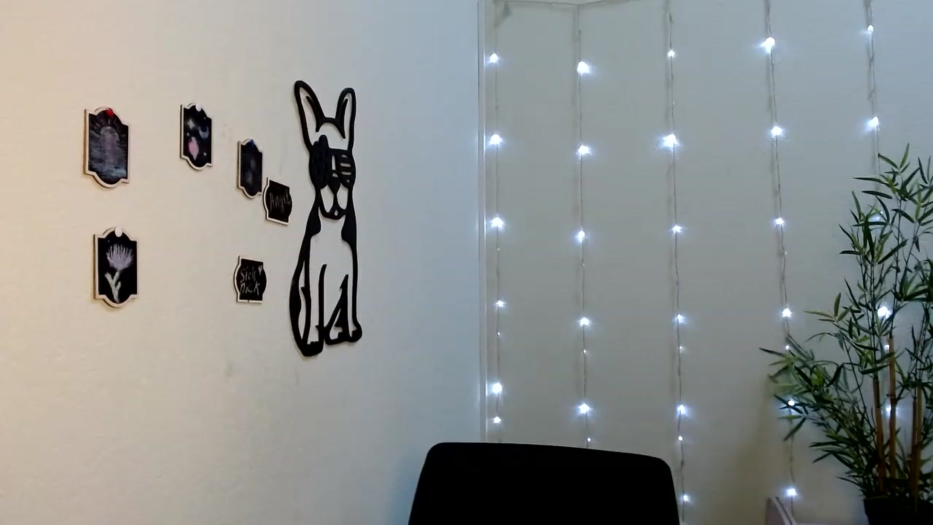 Gallery image thumbnail from Cold_Moon's myfreecams stream on, 06/25/2023, 16:06 image 15 of 20