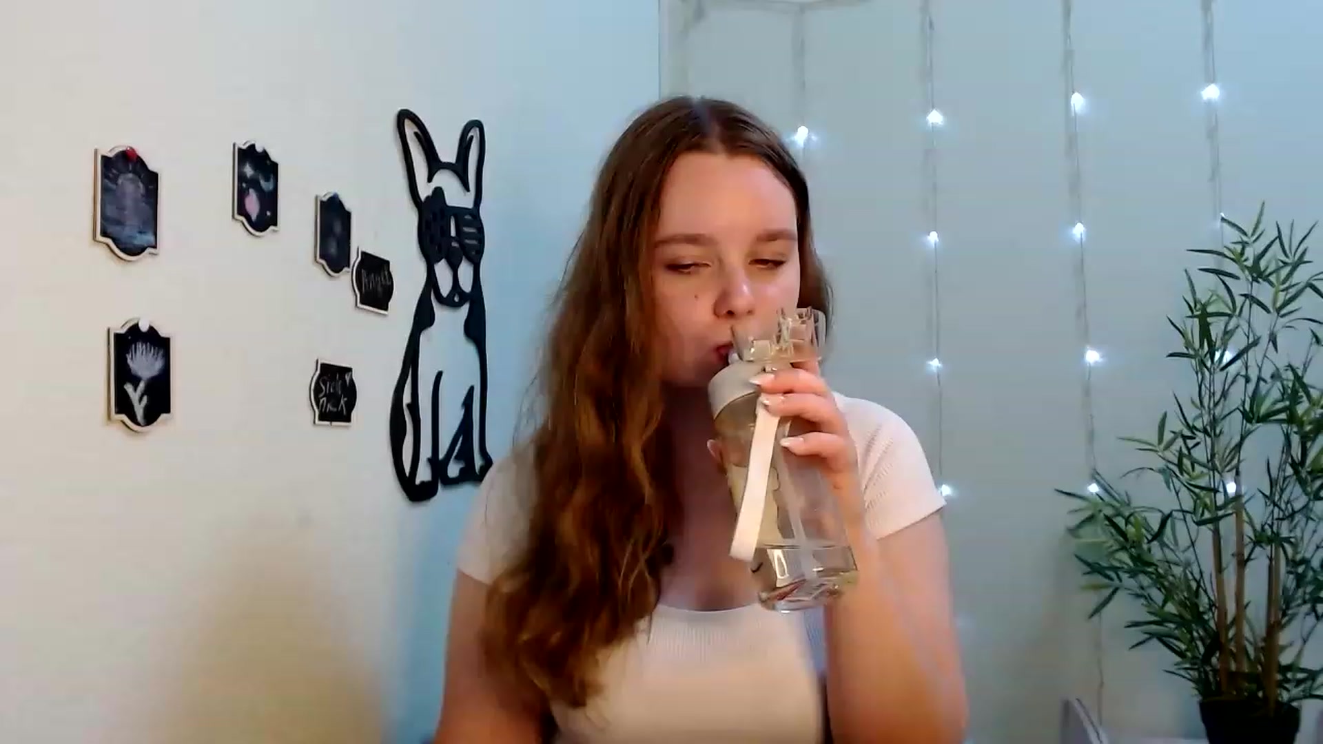 Gallery image thumbnail from Cold_Moon's myfreecams stream on, 06/26/2023, 08:09 image 14 of 20