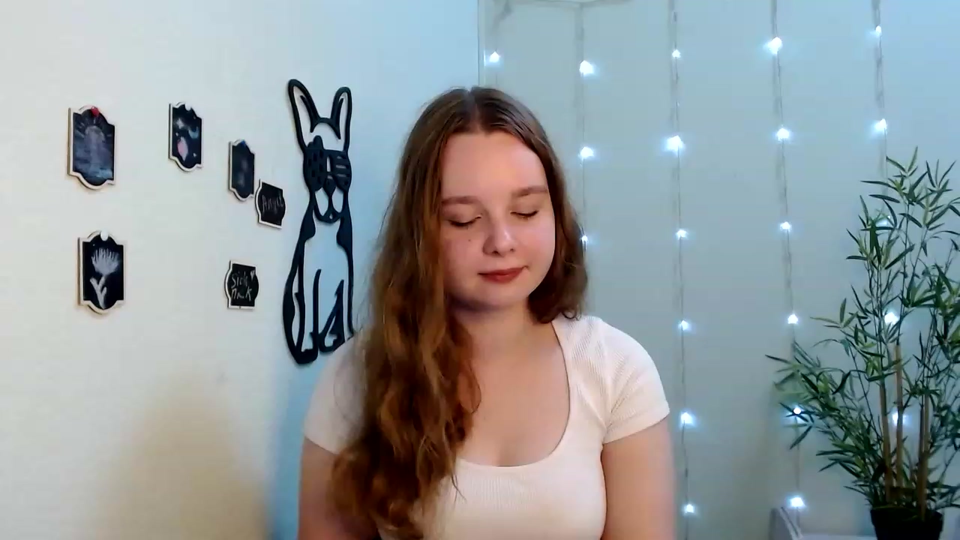 Gallery image thumbnail from Cold_Moon's myfreecams stream on, 06/26/2023, 08:09 image 6 of 20
