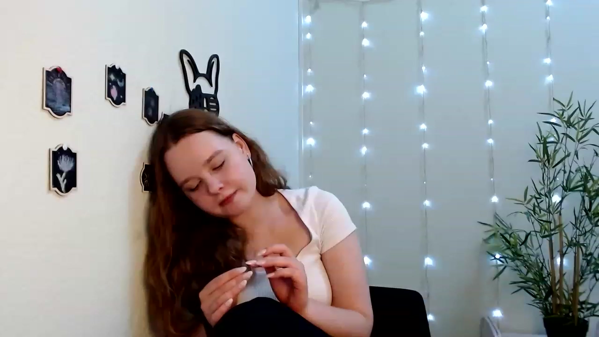 Gallery image thumbnail from Cold_Moon's myfreecams stream on, 06/26/2023, 11:10 image 8 of 20