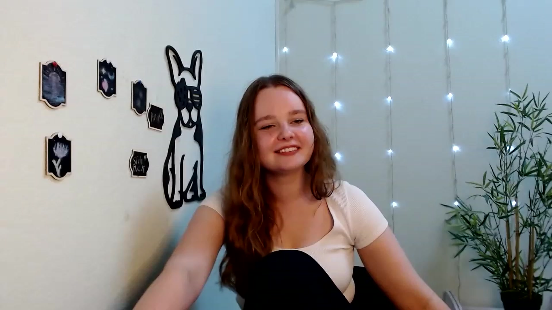 Gallery image thumbnail from Cold_Moon's myfreecams stream on, 06/26/2023, 11:10 image 17 of 20