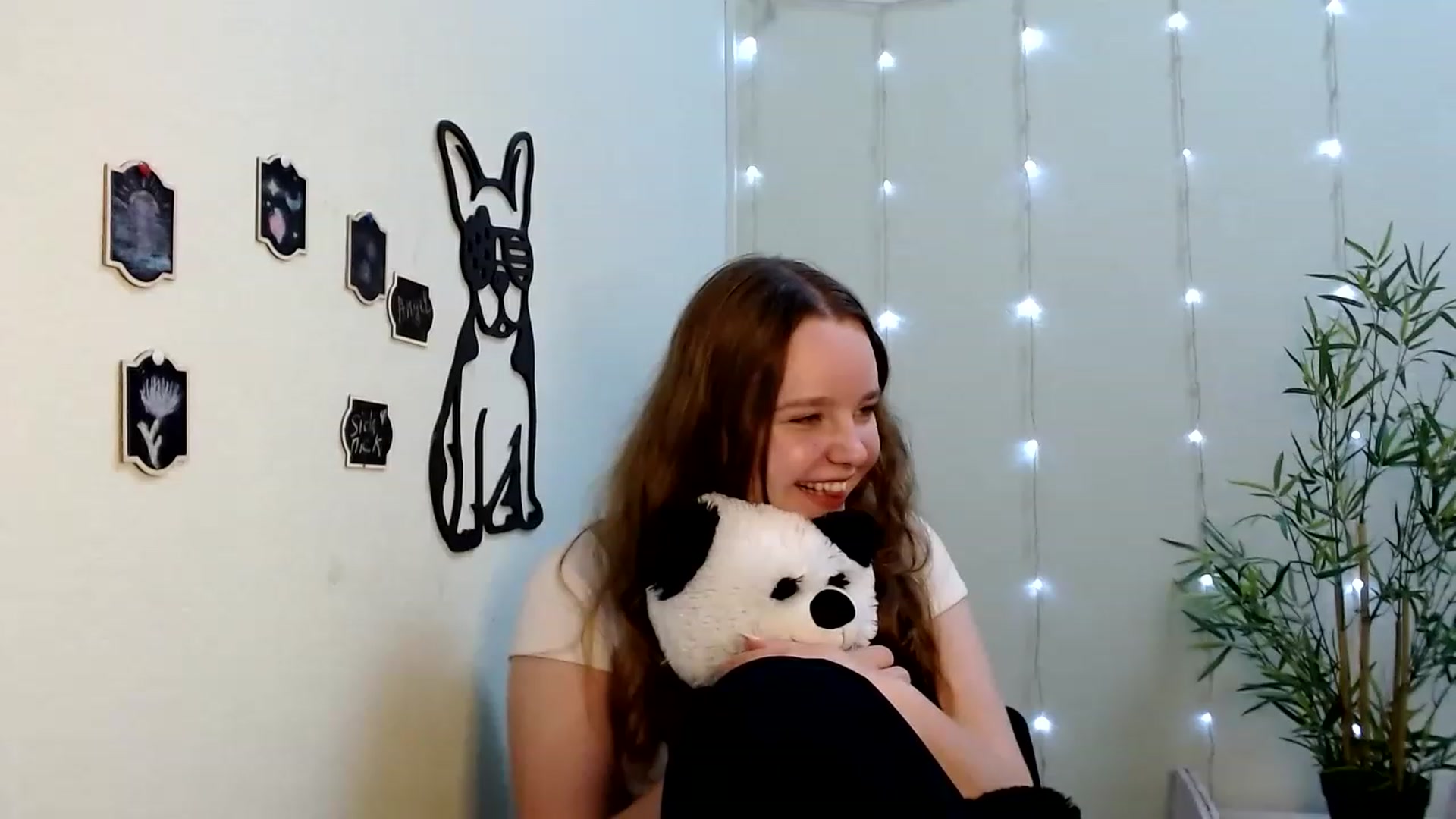 Gallery image thumbnail from Cold_Moon's myfreecams stream on, 06/26/2023, 11:10 image 11 of 20