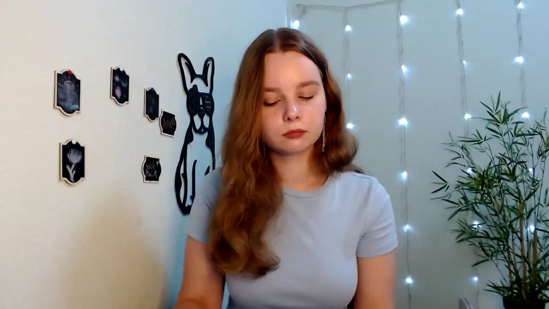 Gallery image thumbnail from Cold_Moon's myfreecams stream on, 07/25/2023, 11:23 image 12 of 20