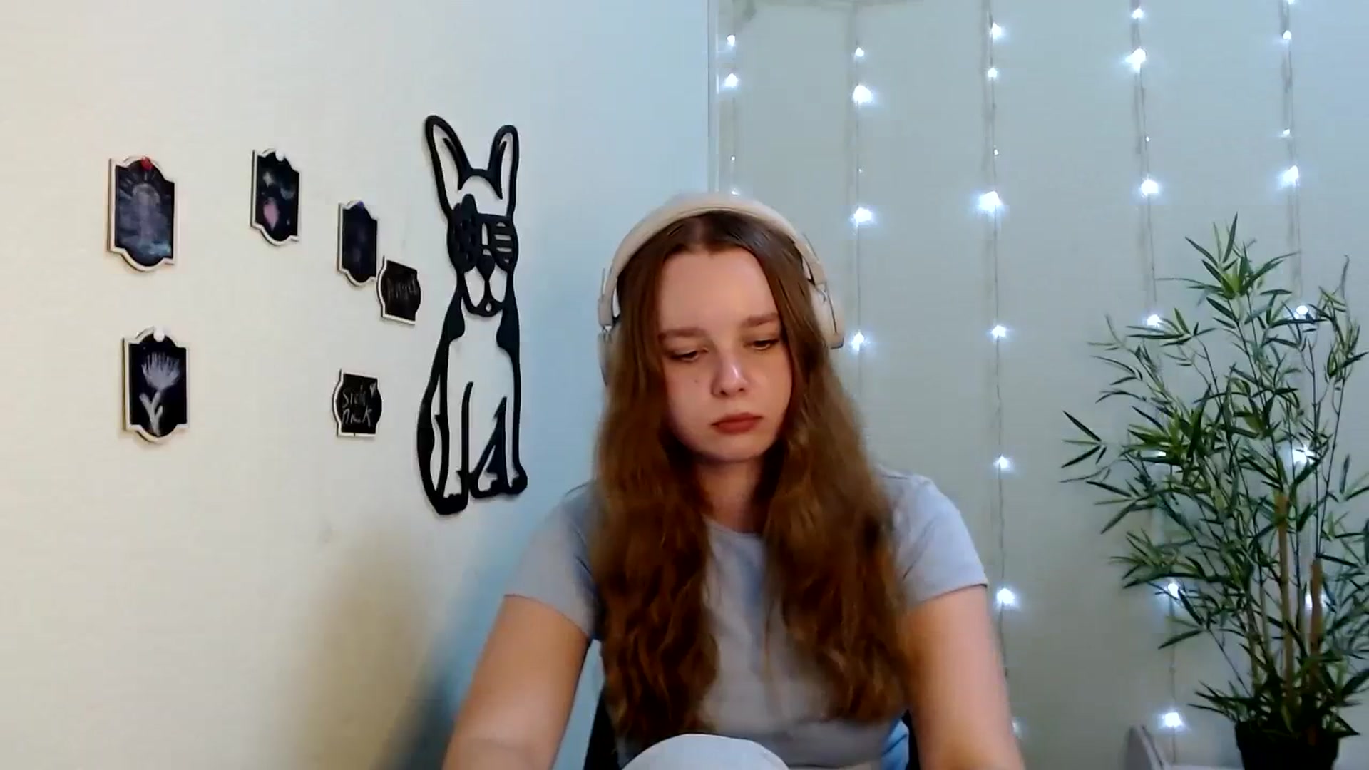 Gallery image thumbnail from Cold_Moon's myfreecams stream on, 08/03/2023, 11:15 image 14 of 20