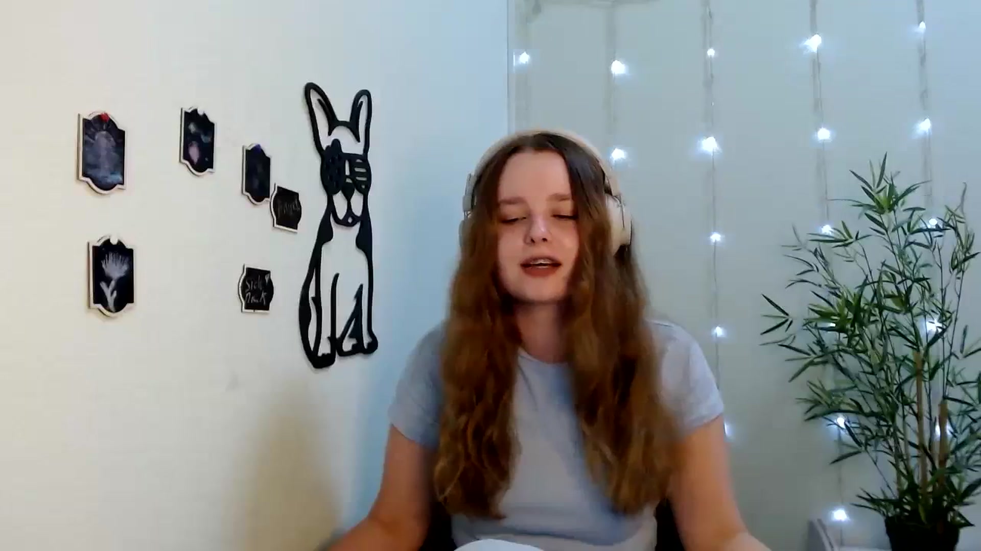Gallery image thumbnail from Cold_Moon's myfreecams stream on, 08/03/2023, 11:15 image 10 of 20