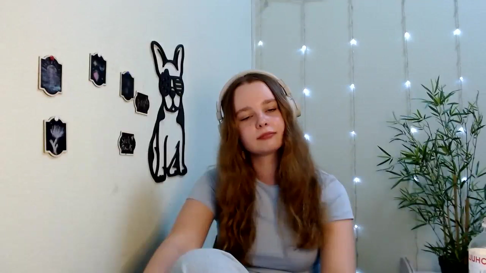 Gallery image thumbnail from Cold_Moon's myfreecams stream on, 08/03/2023, 11:15 image 13 of 20