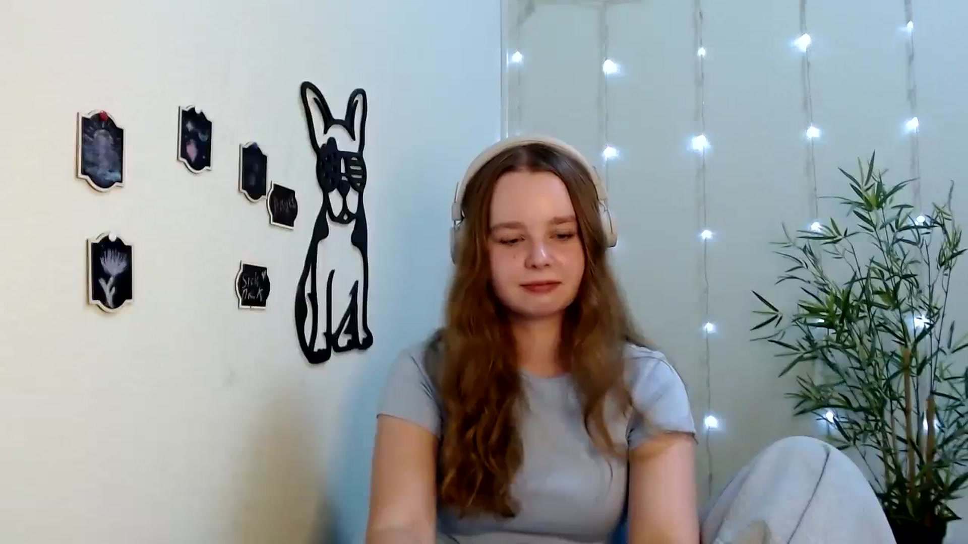 Gallery image thumbnail from Cold_Moon's myfreecams stream on, 08/03/2023, 11:56 image 4 of 20