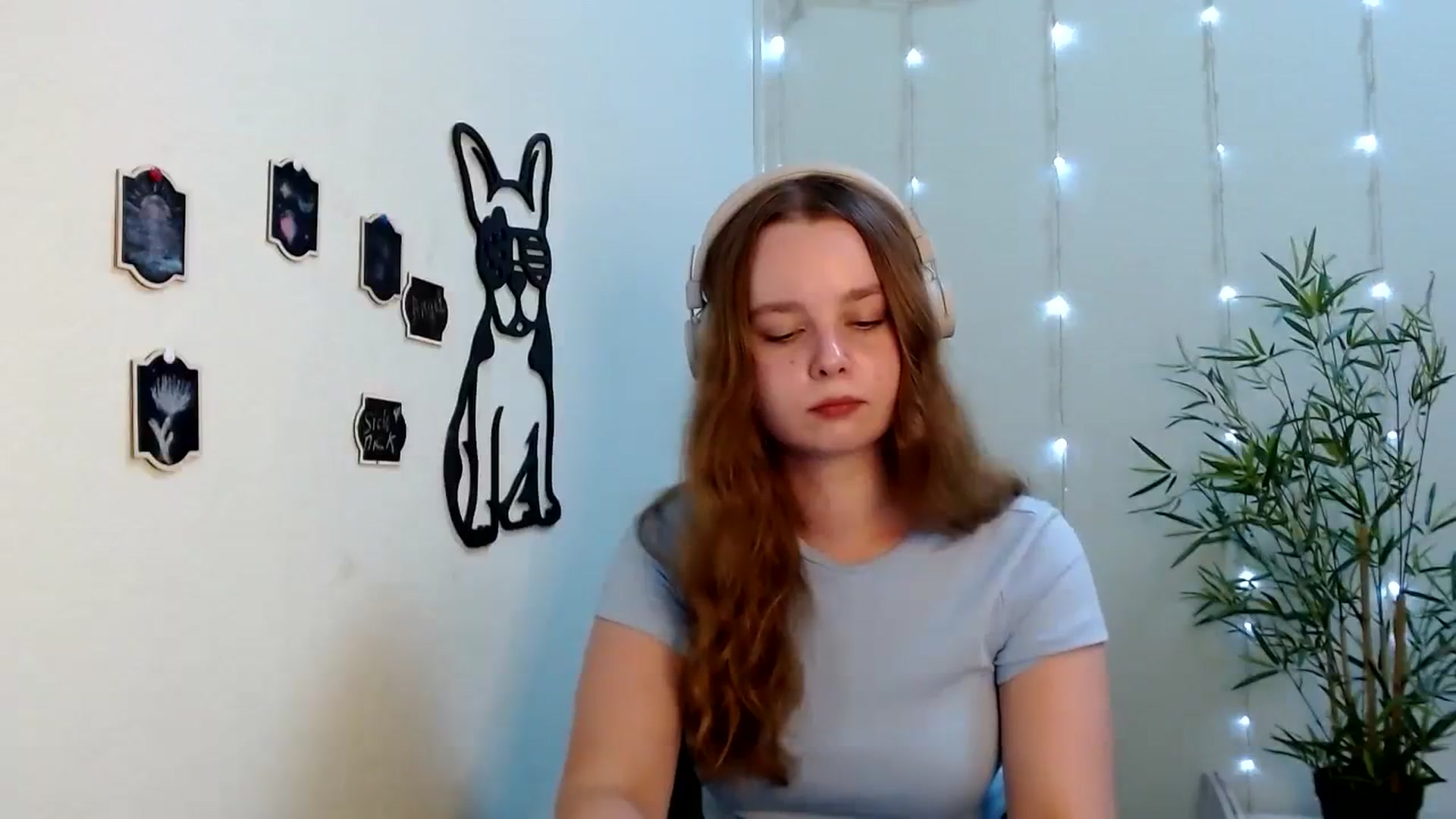 Gallery image thumbnail from Cold_Moon's myfreecams stream on, 08/03/2023, 11:56 image 11 of 20