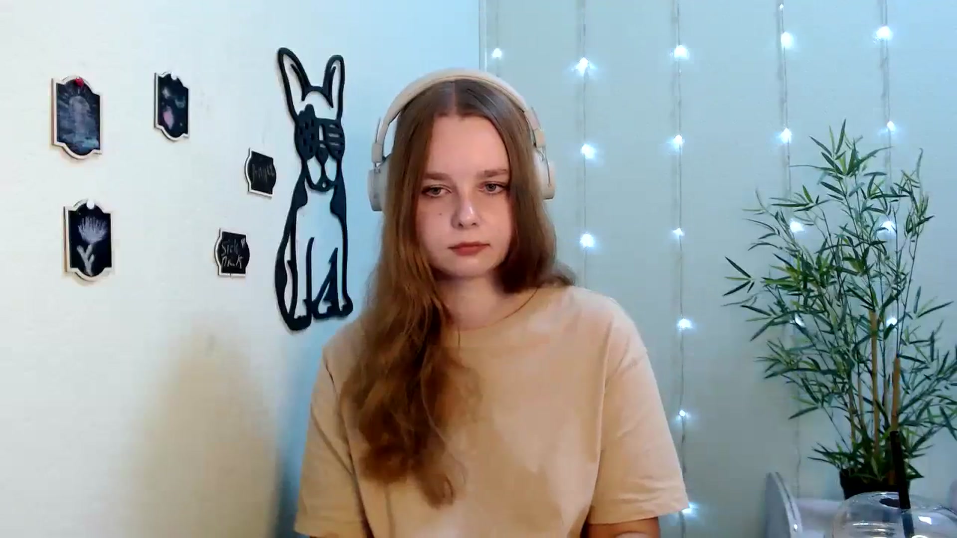 Gallery image thumbnail from Cold_Moon's myfreecams stream on, 08/17/2023, 11:57 image 2 of 20