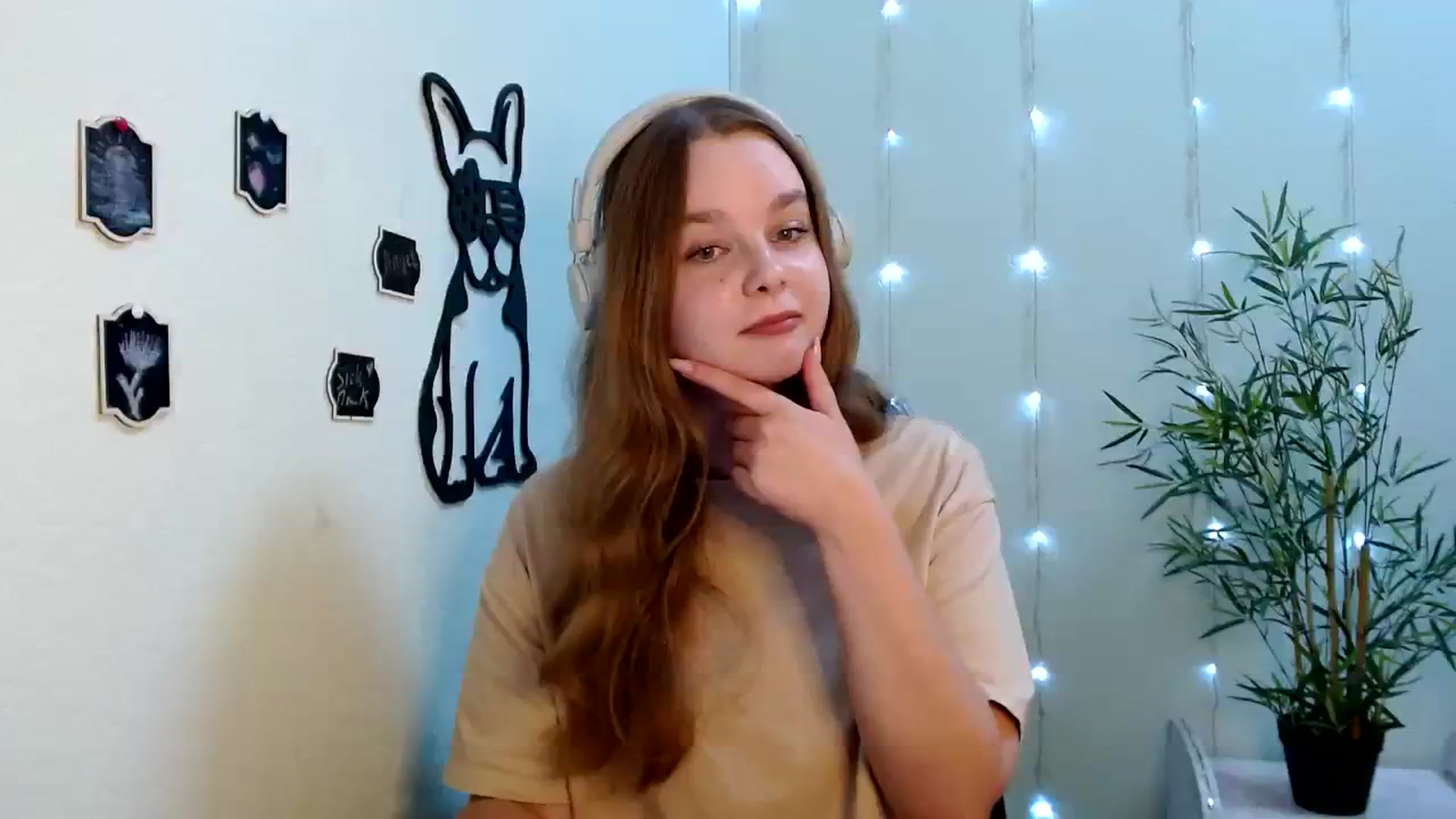Gallery image thumbnail from Cold_Moon's myfreecams stream on, 08/17/2023, 11:57 image 7 of 20