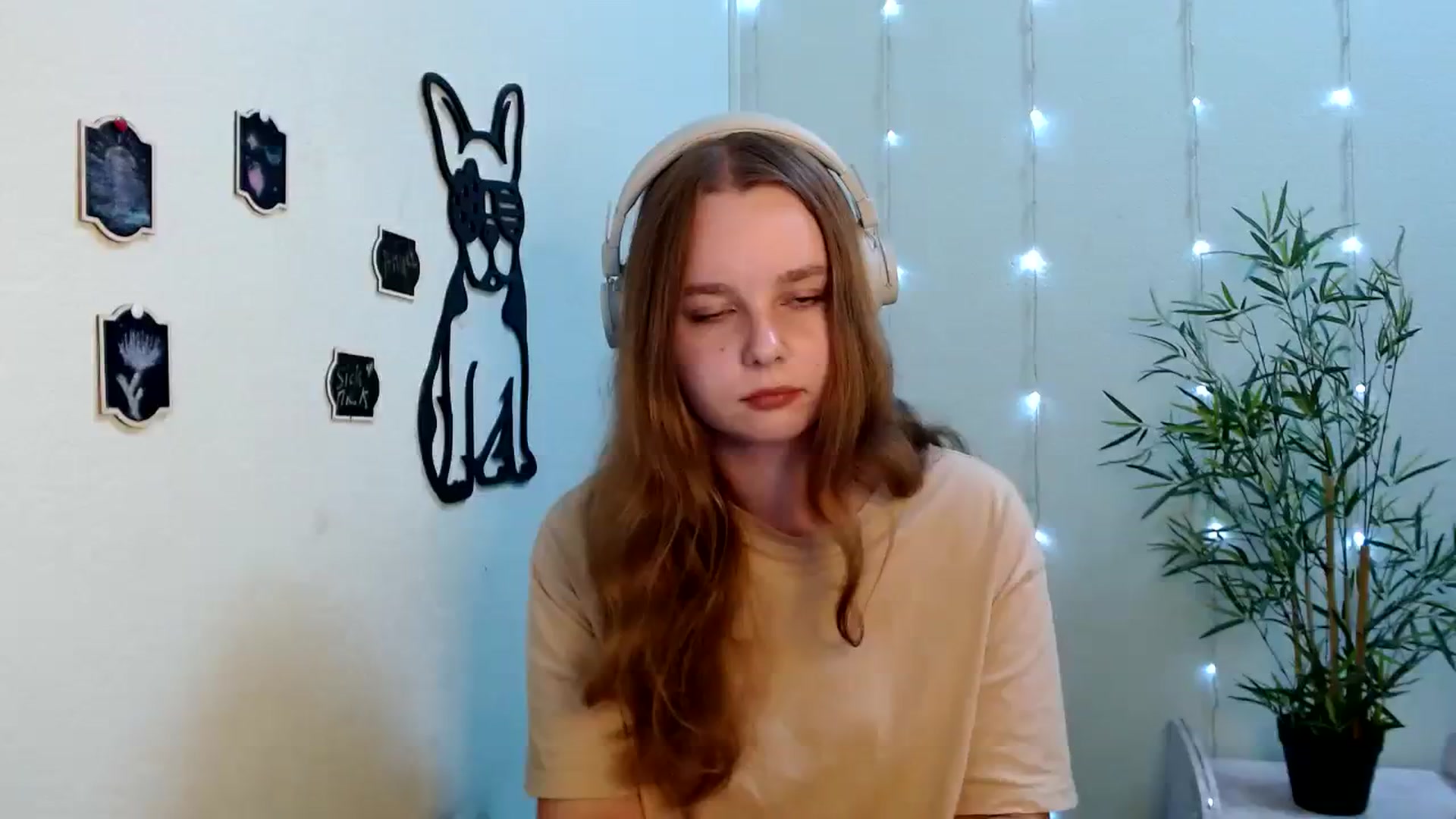 Gallery image thumbnail from Cold_Moon's myfreecams stream on, 08/17/2023, 11:57 image 13 of 20
