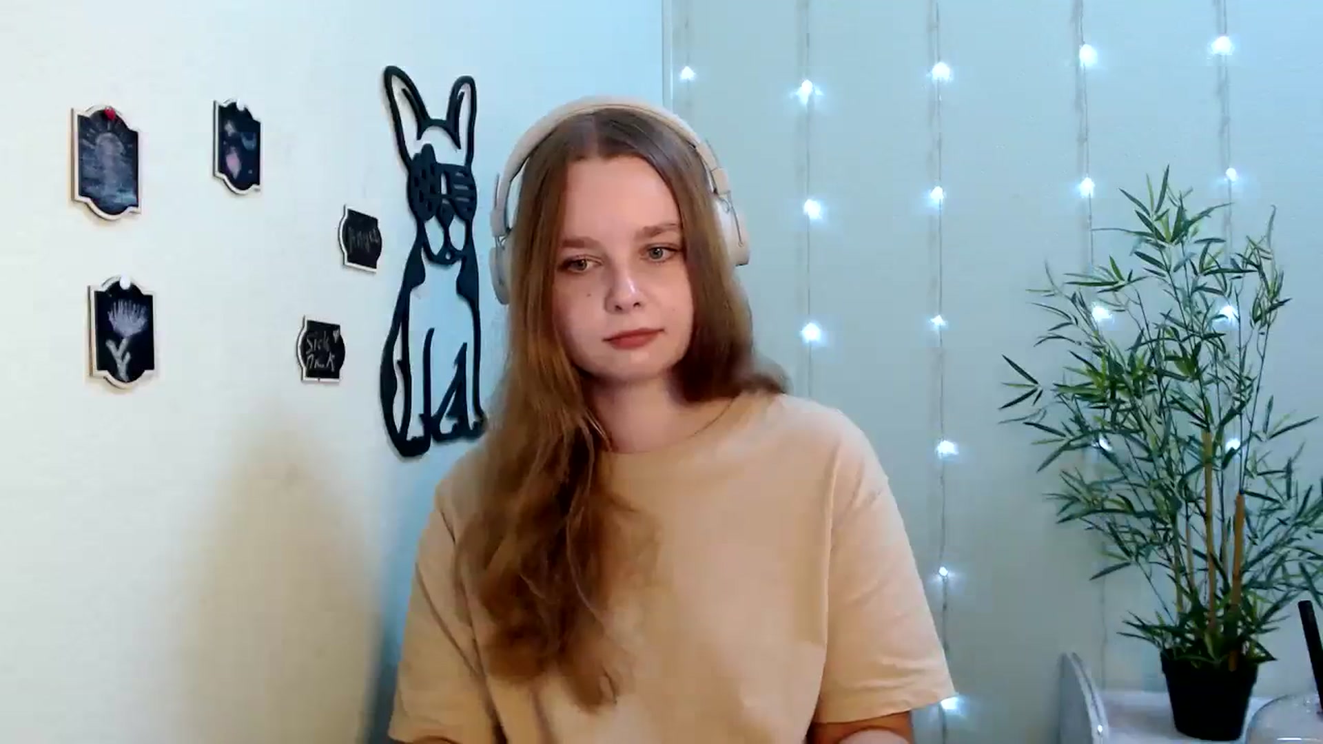 Gallery image thumbnail from Cold_Moon's myfreecams stream on, 08/17/2023, 11:57 image 3 of 20