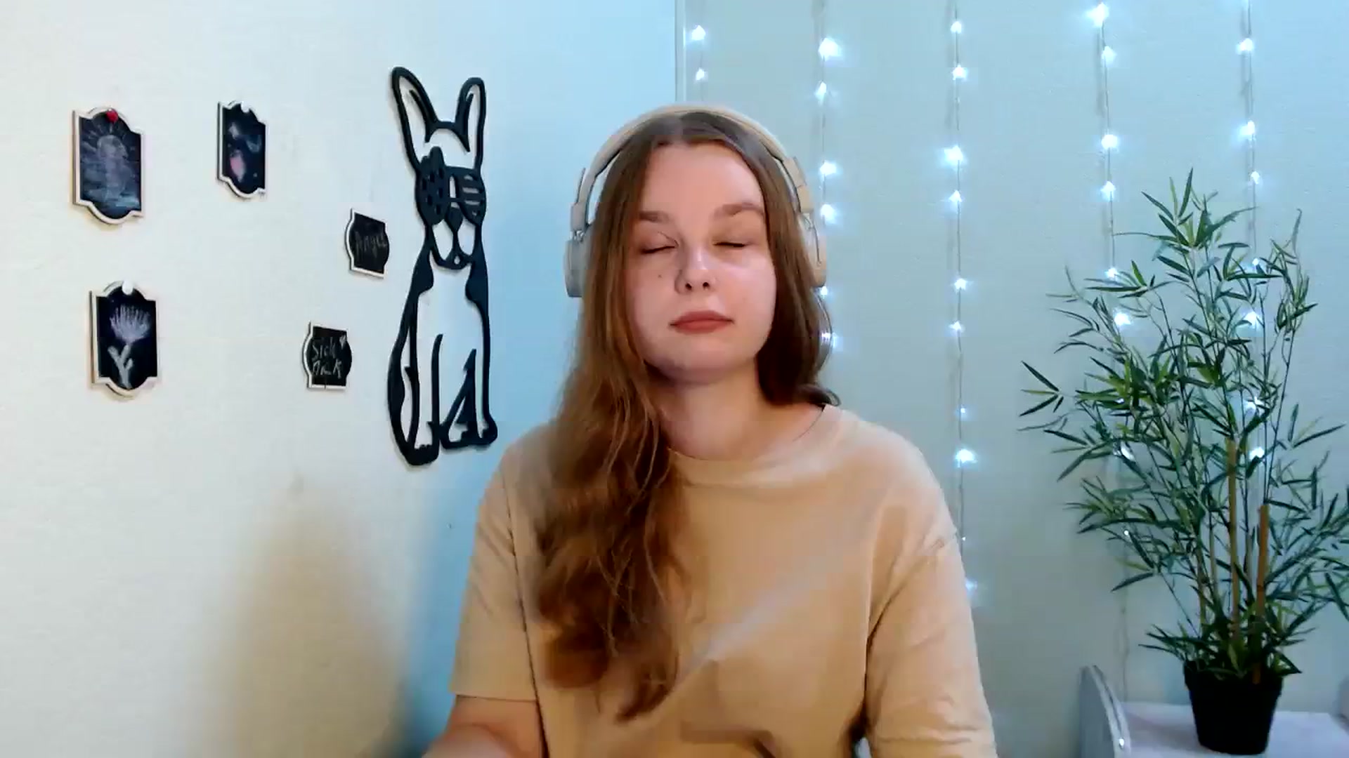 Gallery image thumbnail from Cold_Moon's myfreecams stream on, 08/17/2023, 11:57 image 11 of 20