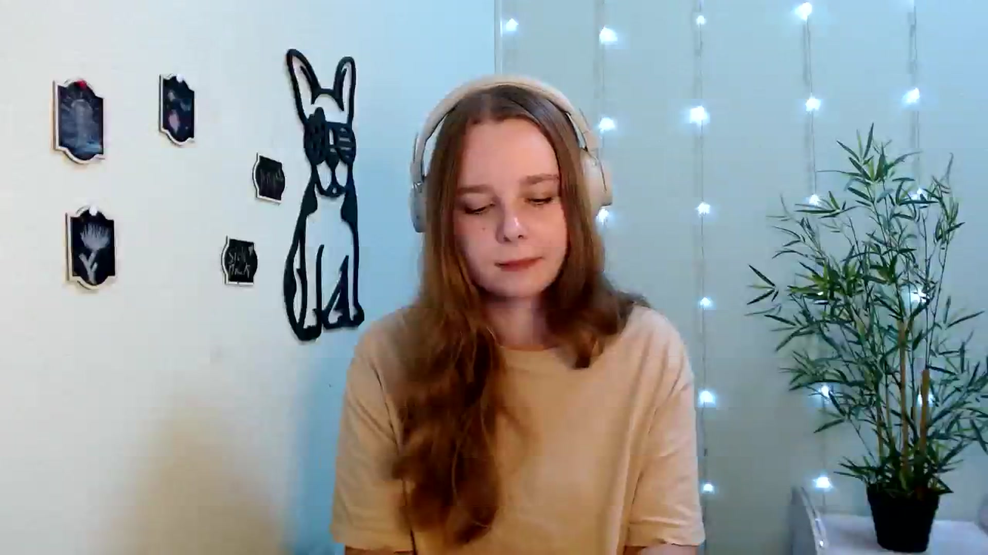 Gallery image thumbnail from Cold_Moon's myfreecams stream on, 08/17/2023, 11:57 image 8 of 20