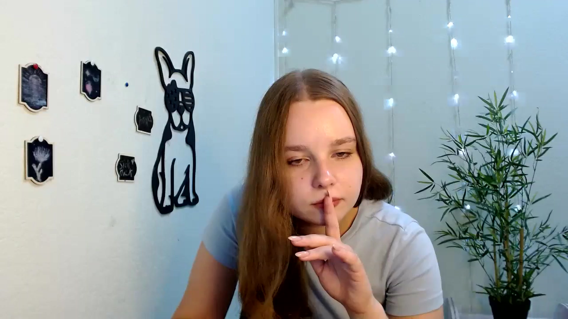 Gallery image thumbnail from Cold_Moon's myfreecams stream on, 08/21/2023, 11:08 image 8 of 20