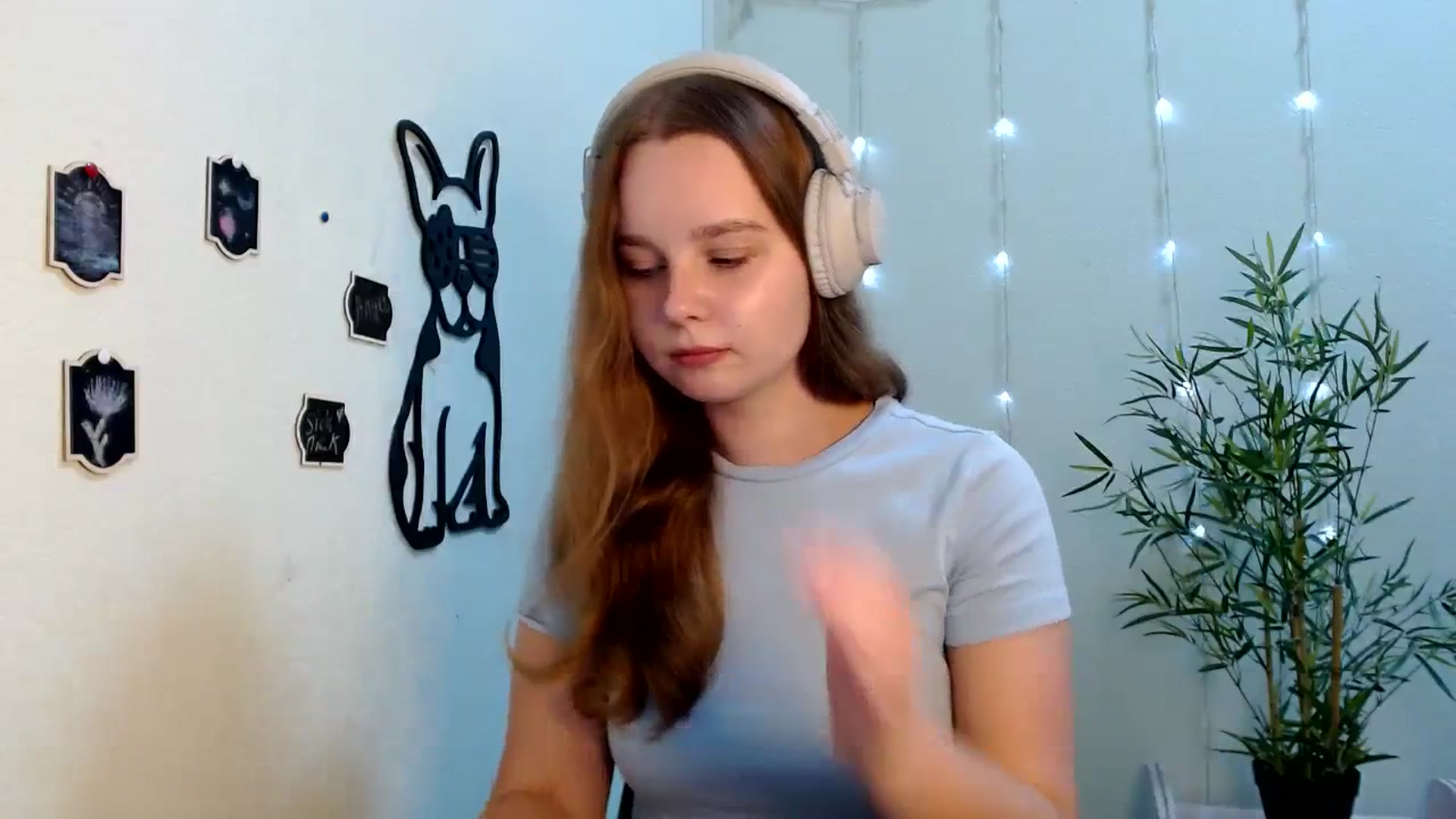 Gallery image thumbnail from Cold_Moon's myfreecams stream on, 08/21/2023, 12:37 image 3 of 20