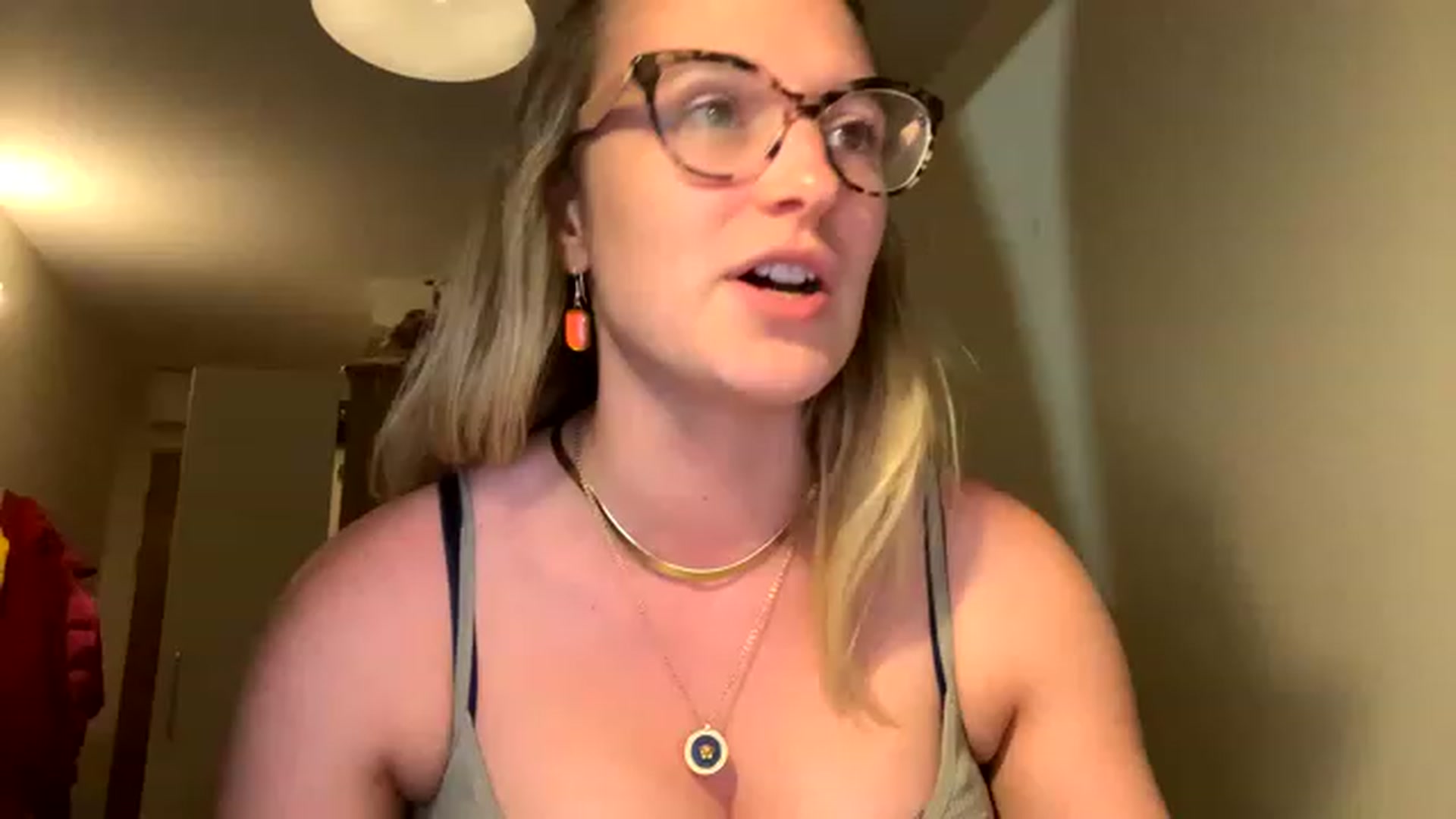 Gallery image thumbnail from CollegeRosiee's myfreecams stream on, 11/14/2022, 23:15 image 2 of 20