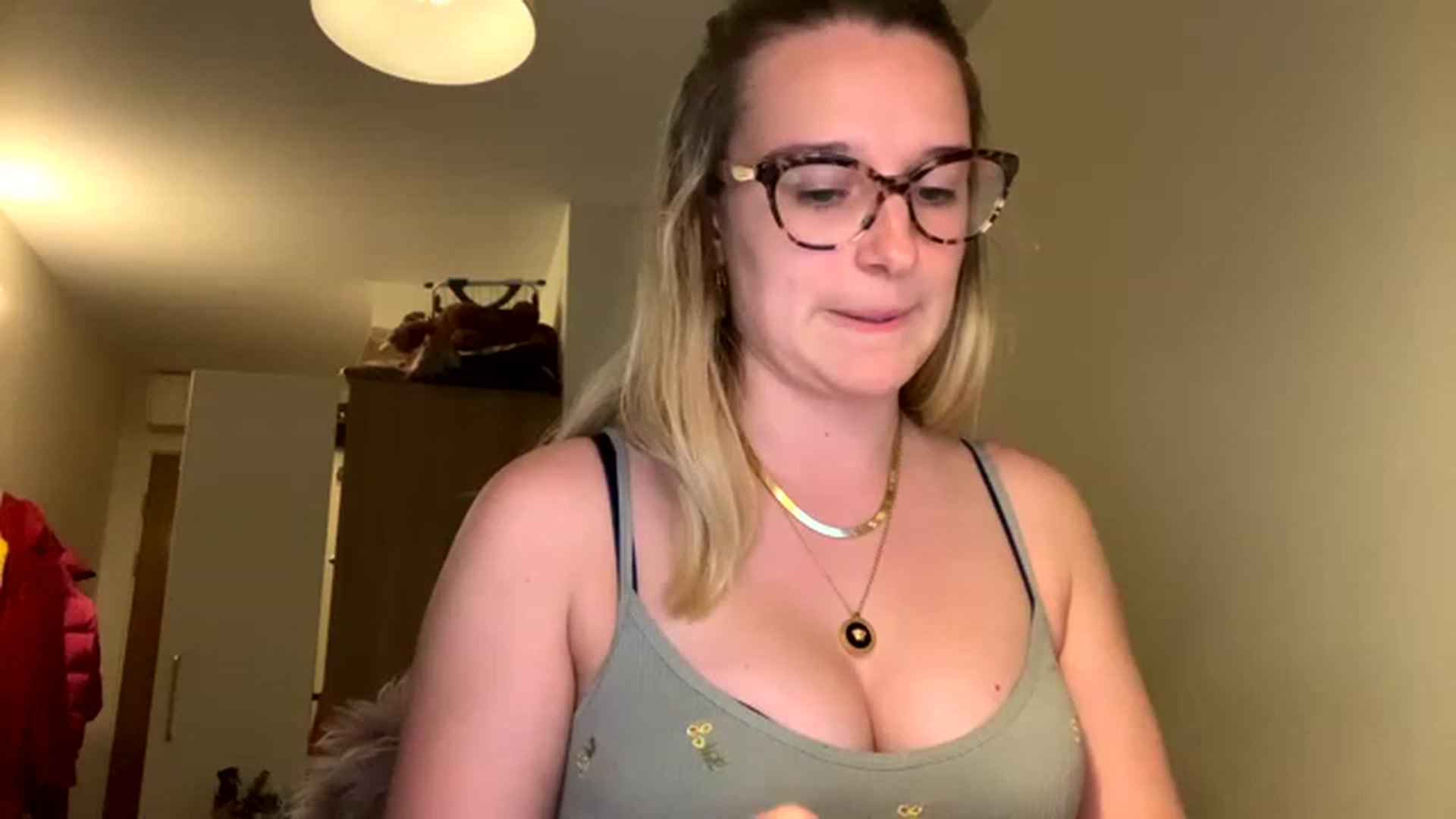 Gallery image thumbnail from CollegeRosiee's myfreecams stream on, 11/14/2022, 23:15 image 6 of 20